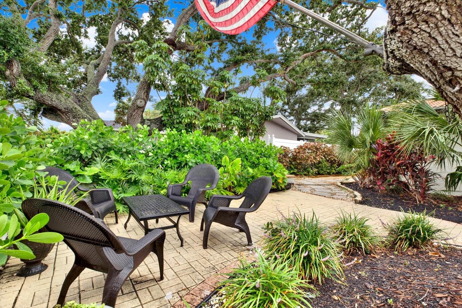 1040 PALM DR — photo 46