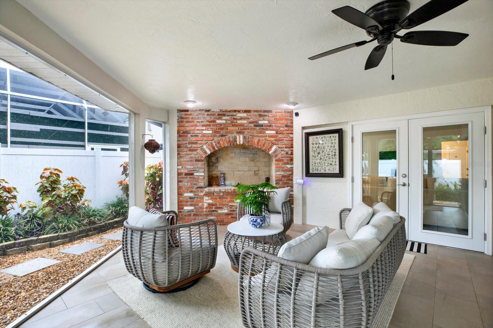 1040 PALM DR — photo 39
