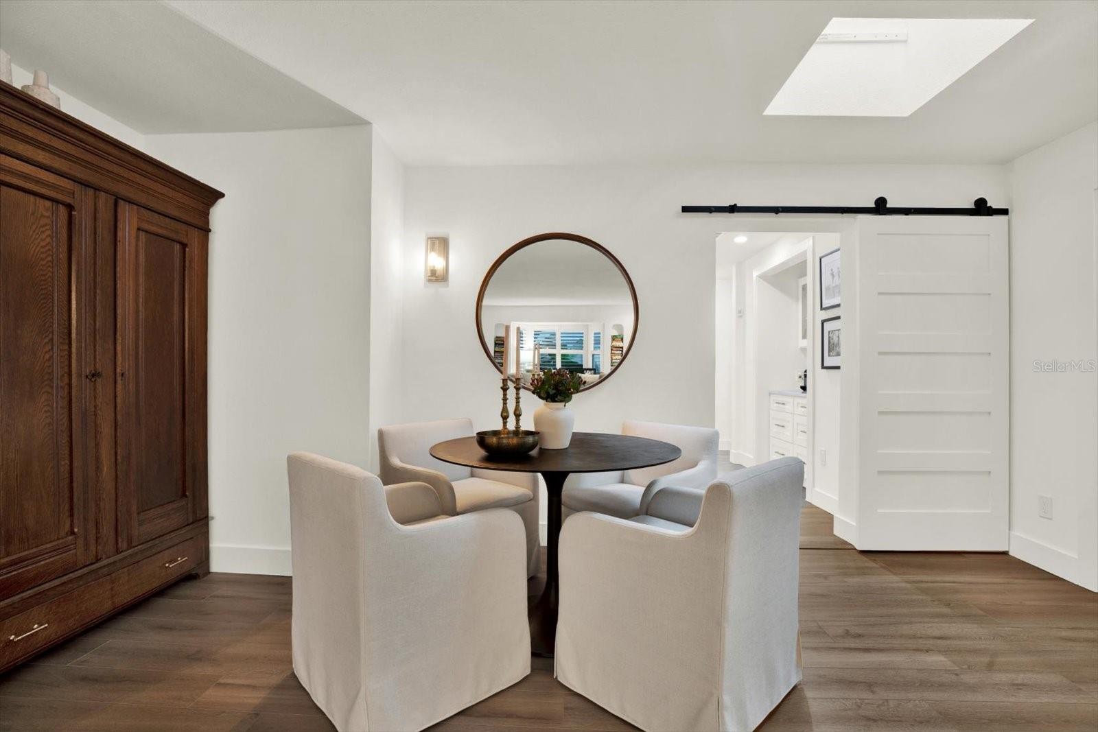 1040 PALM DR — photo 18