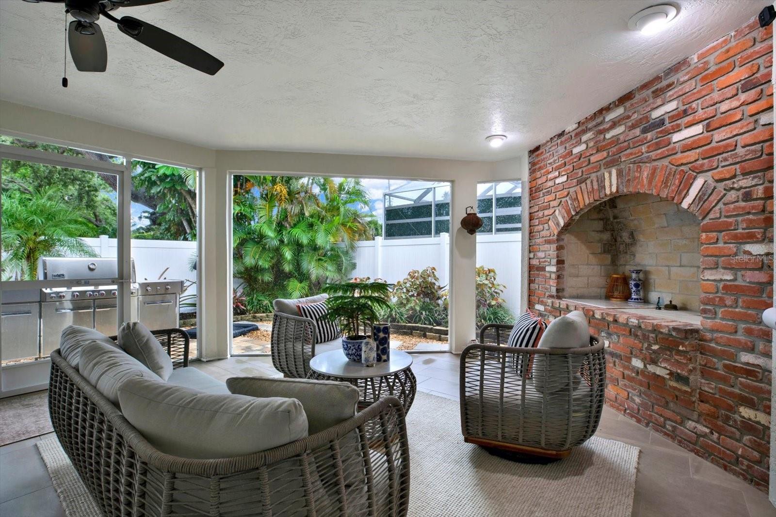 1040 PALM DR — photo 40