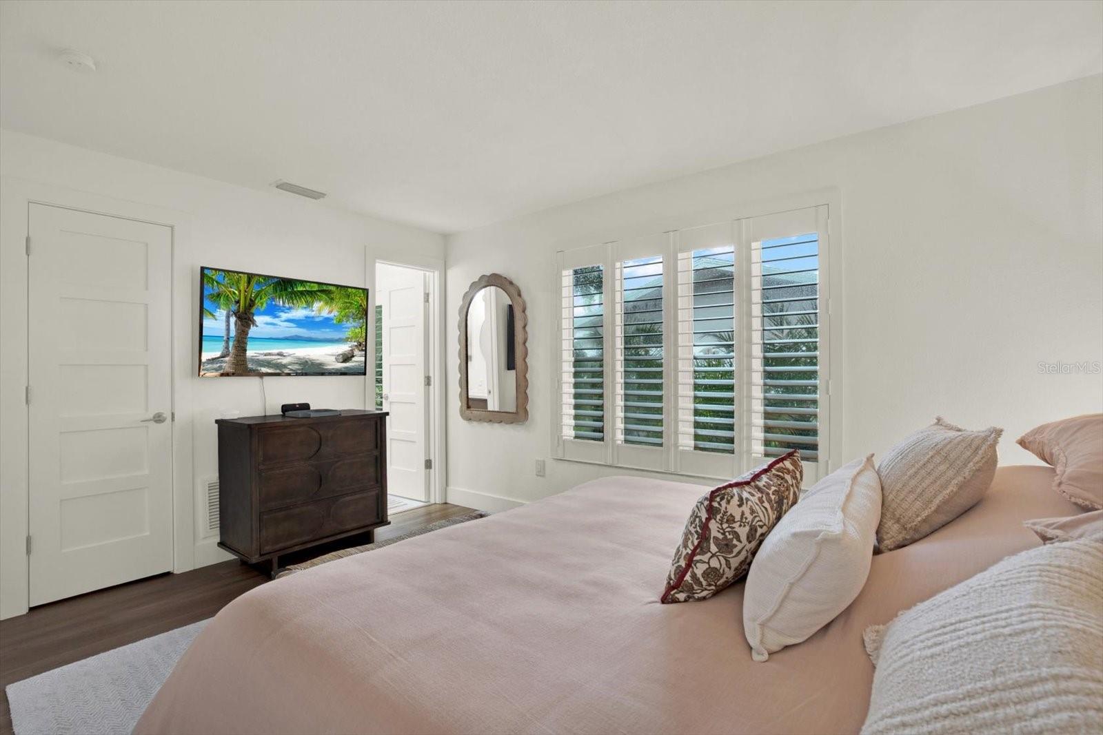 1040 PALM DR — photo 35