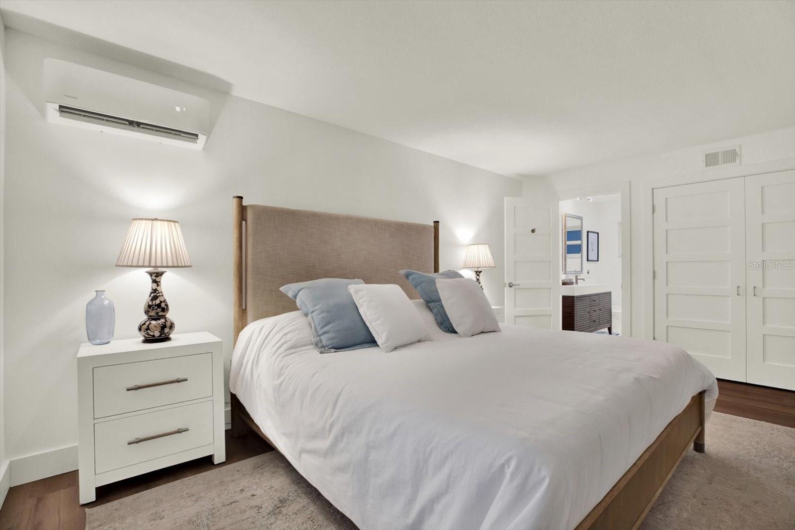 1040 PALM DR — photo 24
