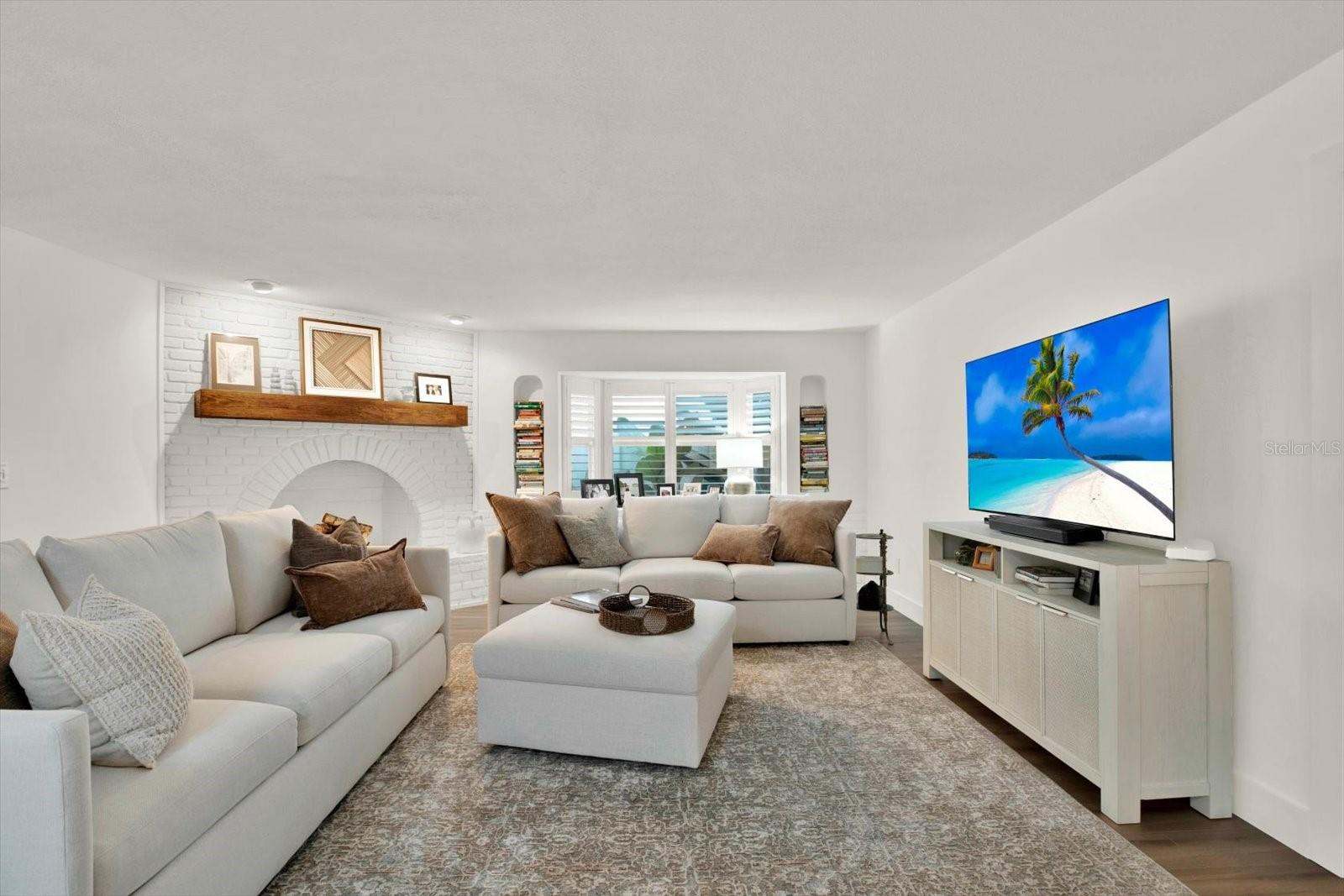 1040 PALM DR — photo 21
