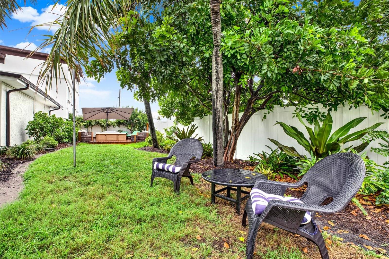 1040 PALM DR — photo 45