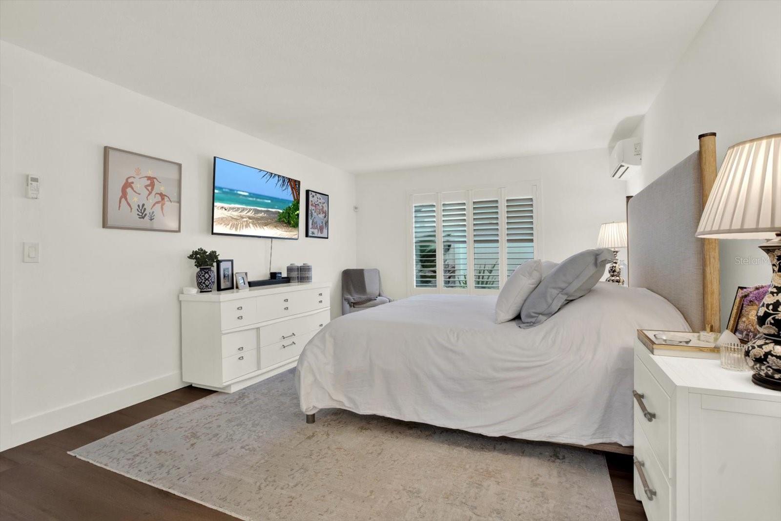 1040 PALM DR — photo 25
