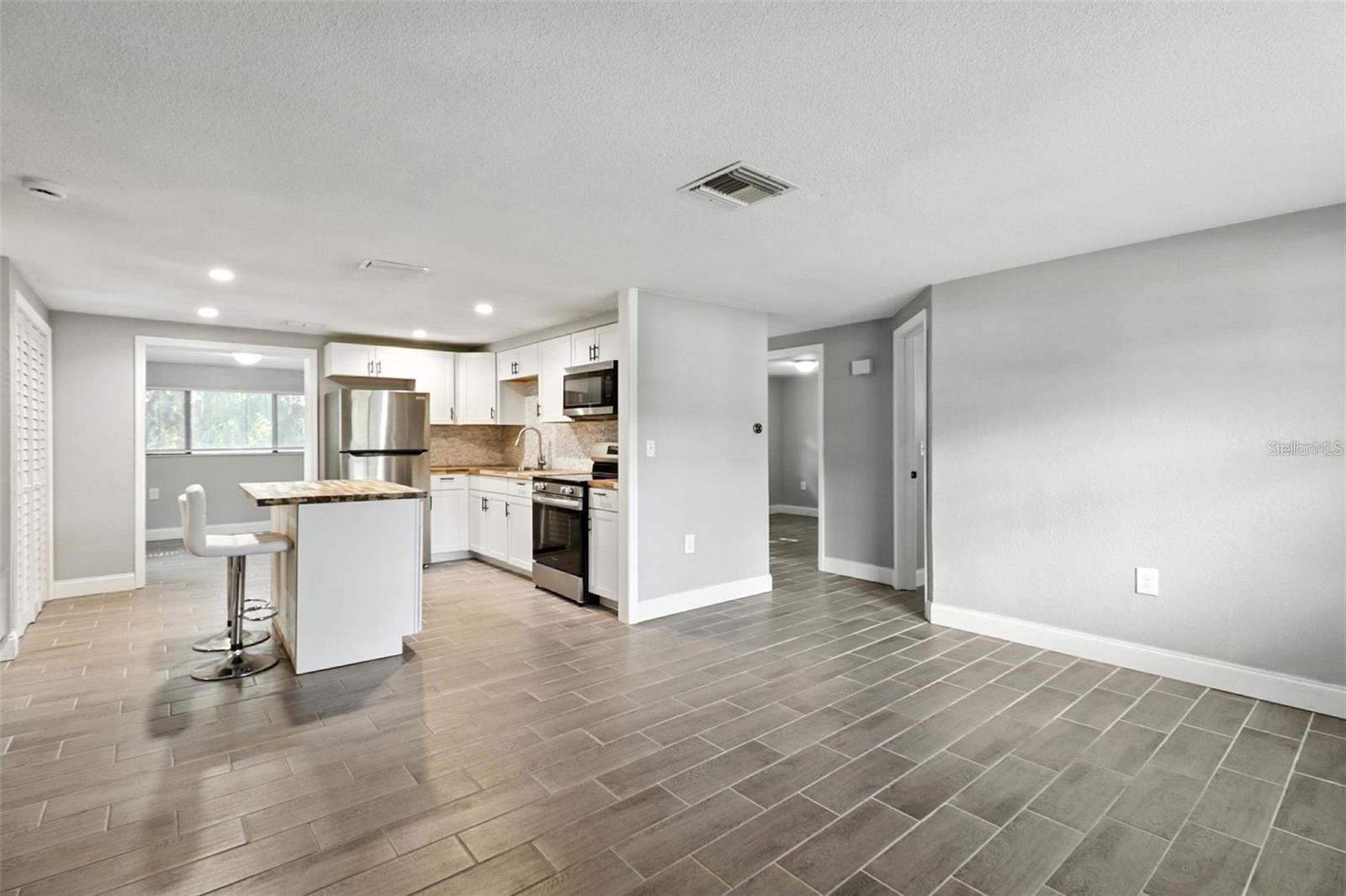 8035 GULF WAY — photo 4