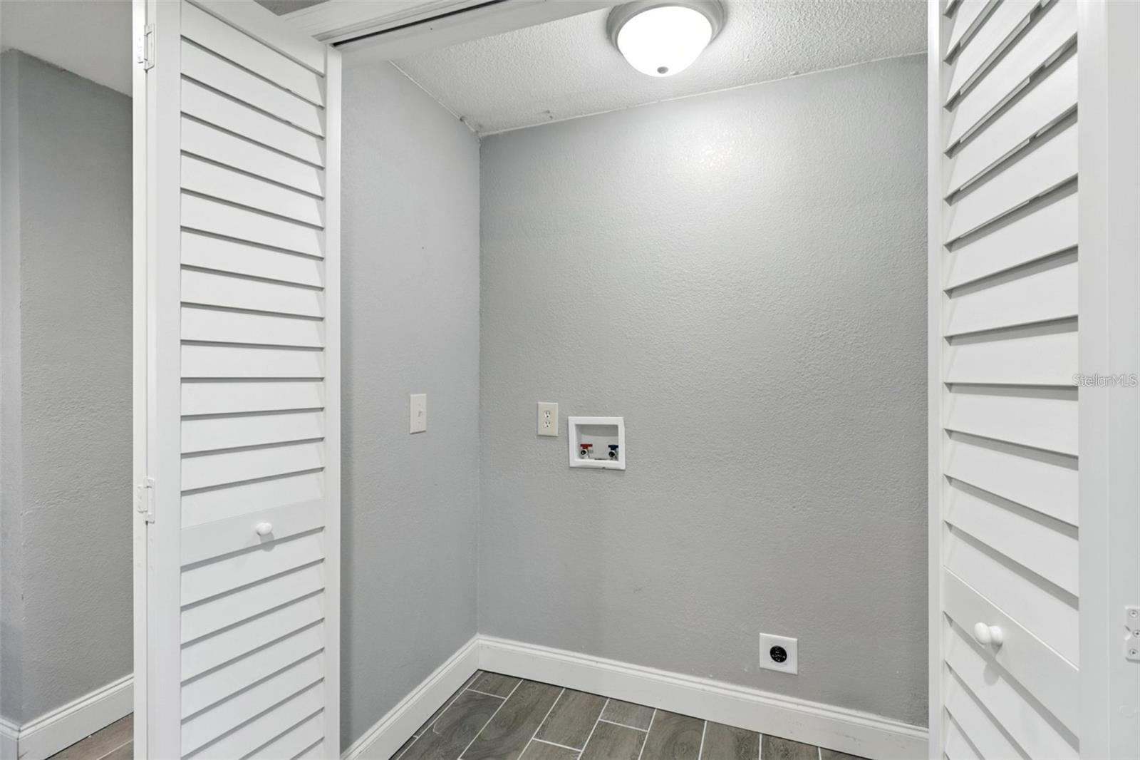 8035 GULF WAY — photo 12