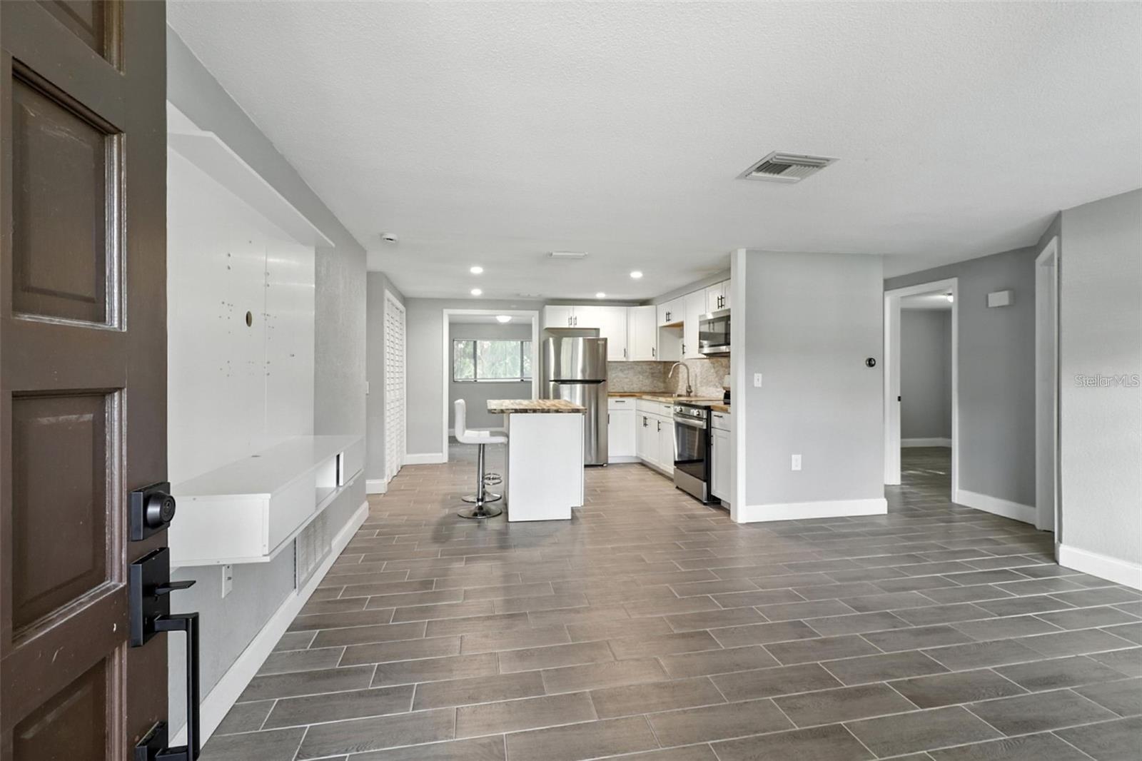 8035 GULF WAY — photo 3