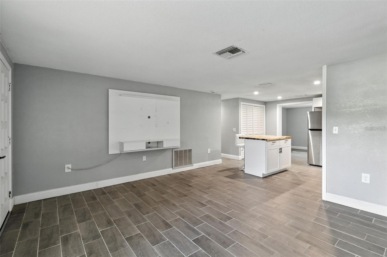 8035 GULF WAY — photo 5