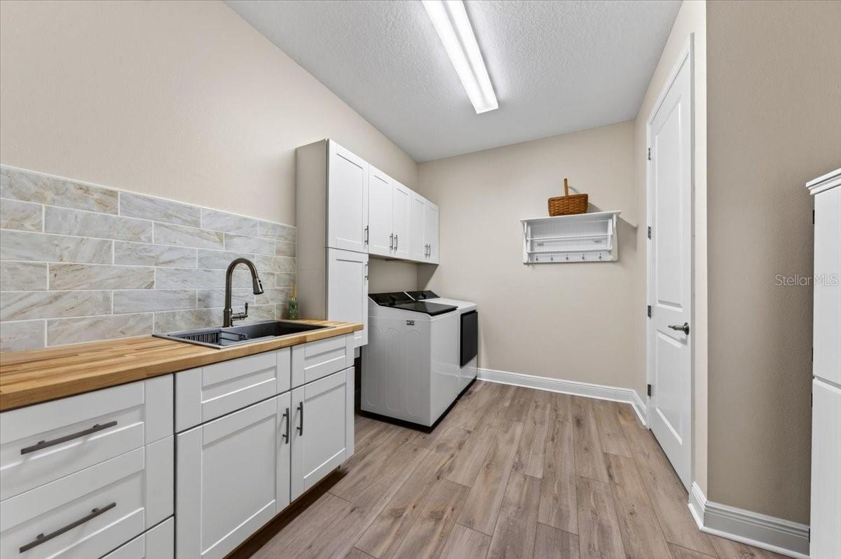 9145 WARM SPRINGS CIR — photo 41