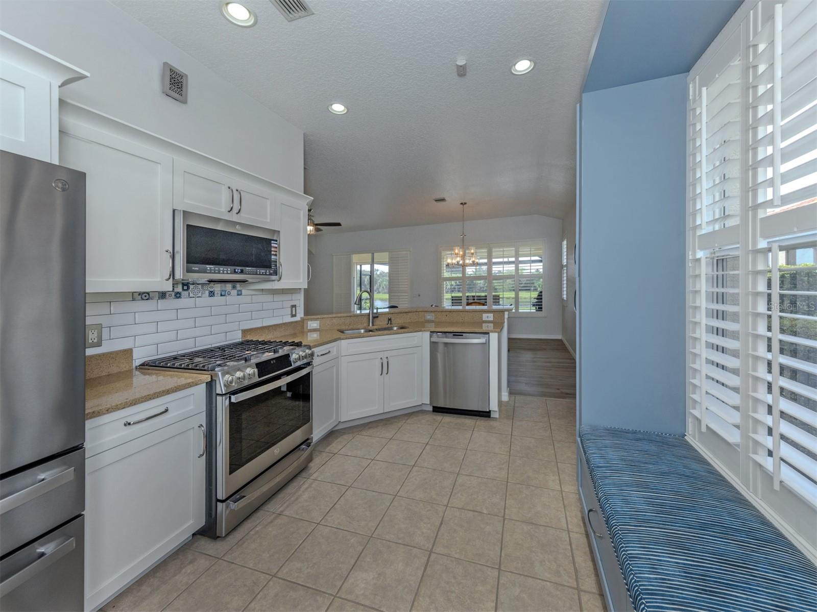 129 TREVISO CT — photo 12