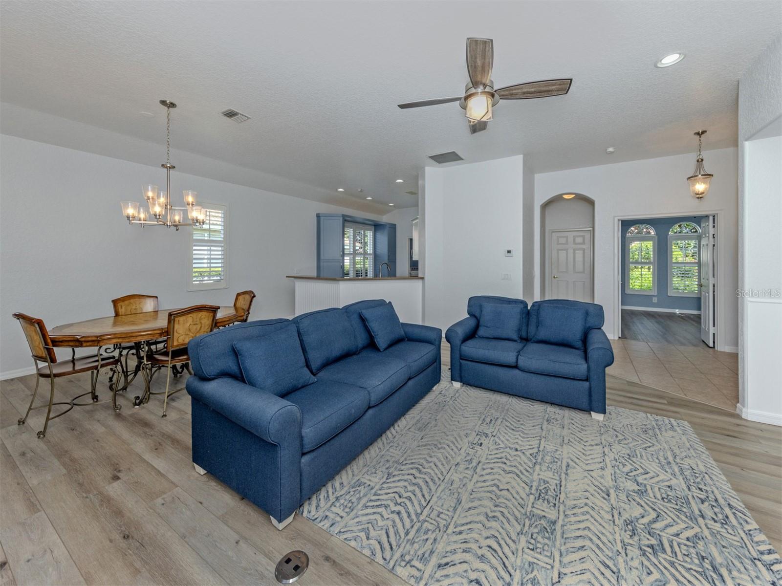 129 TREVISO CT — photo 14
