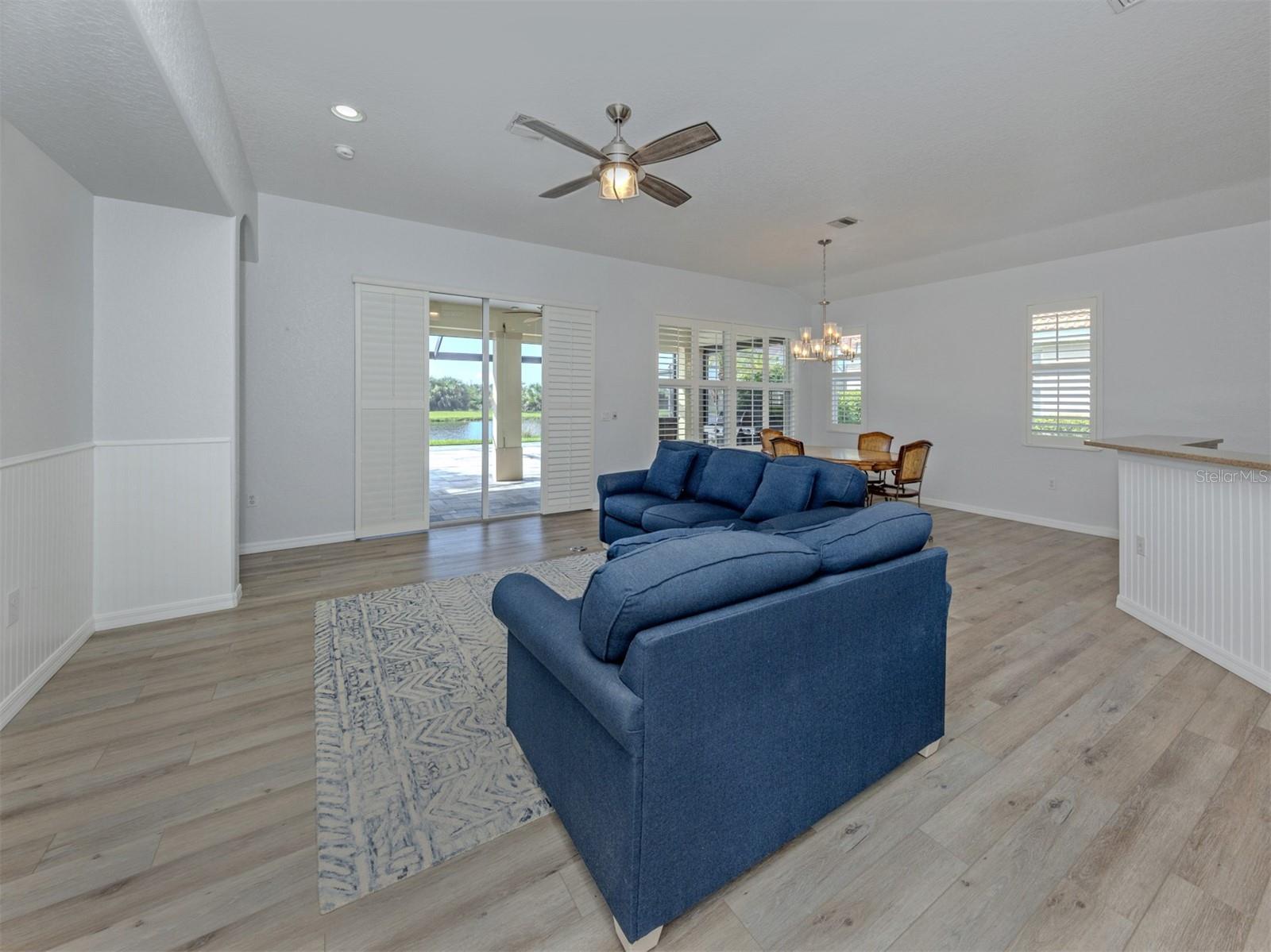 129 TREVISO CT — photo 8