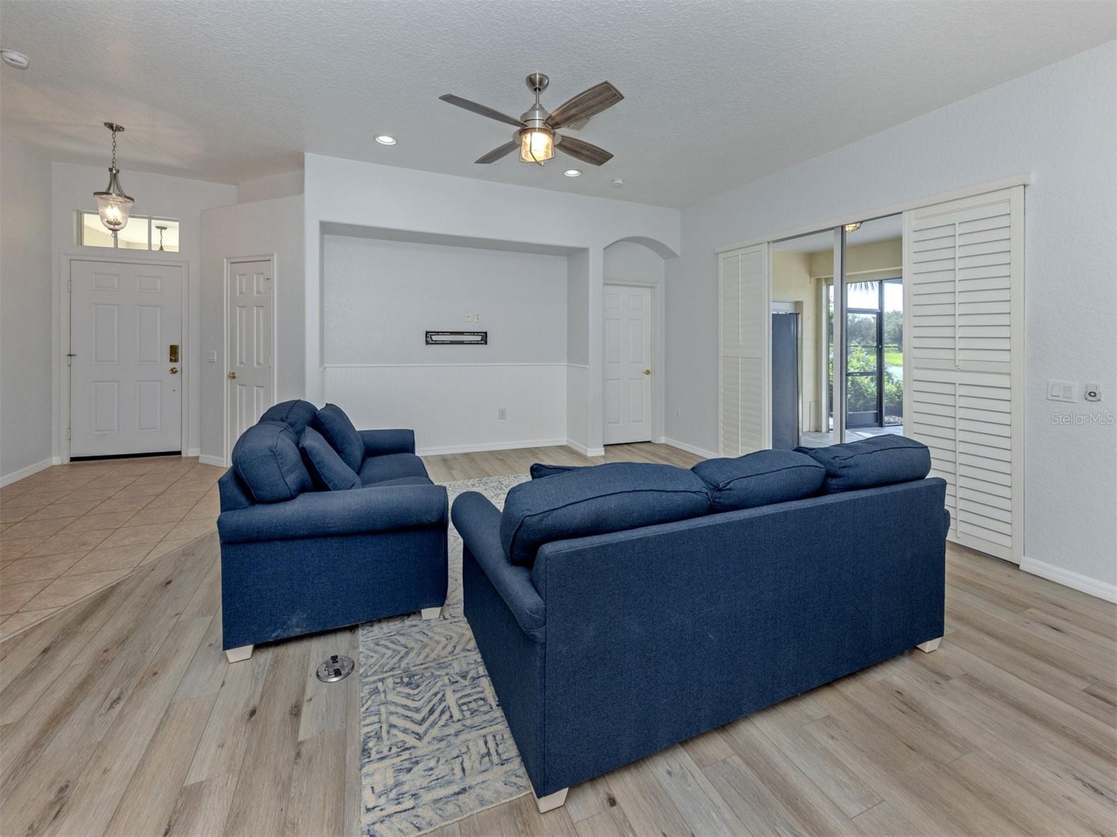 129 TREVISO CT — photo 17