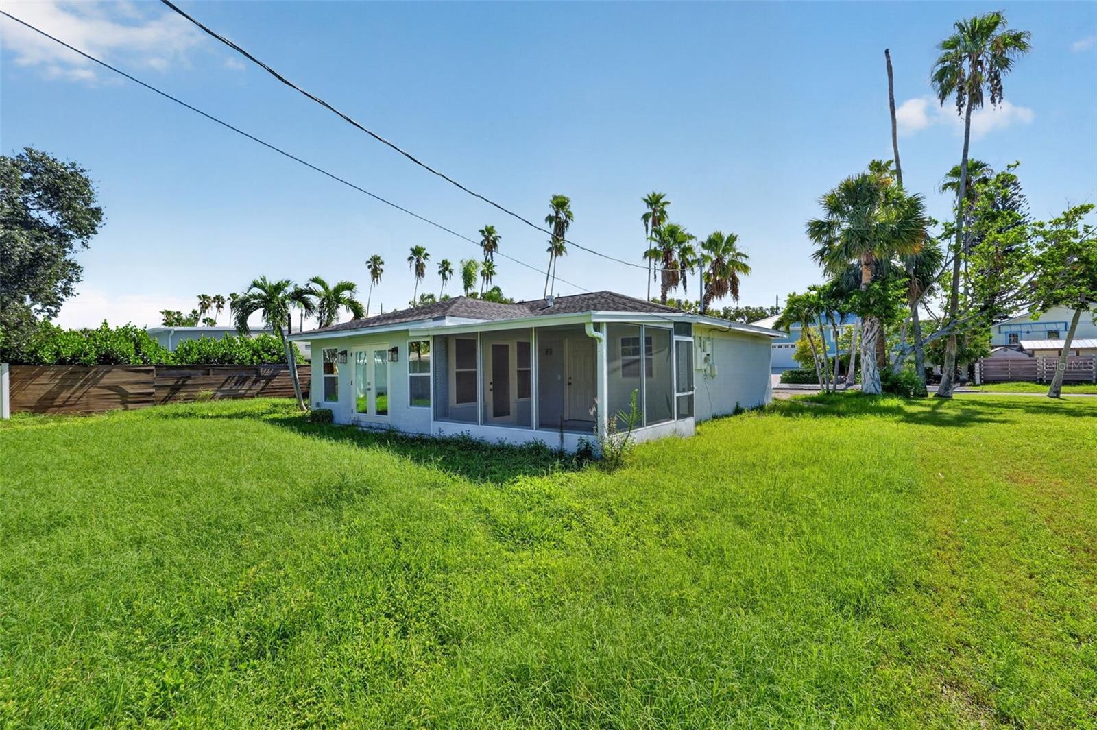 870 NARCISSUS AVE — photo 35