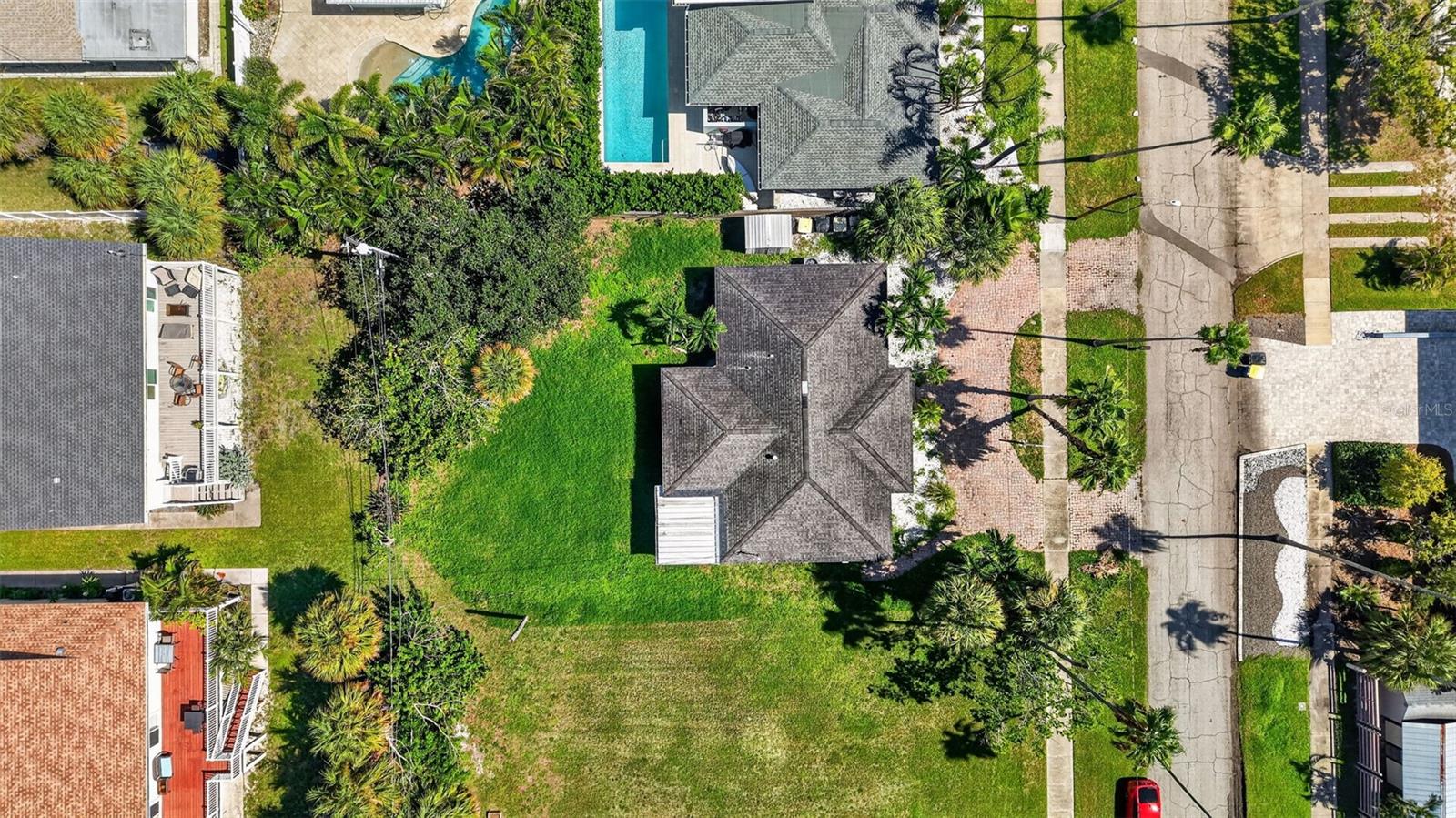 870 NARCISSUS AVE — photo 41
