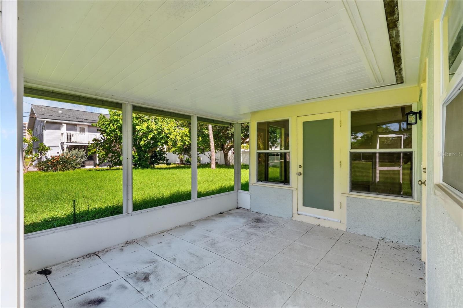 870 NARCISSUS AVE — photo 40