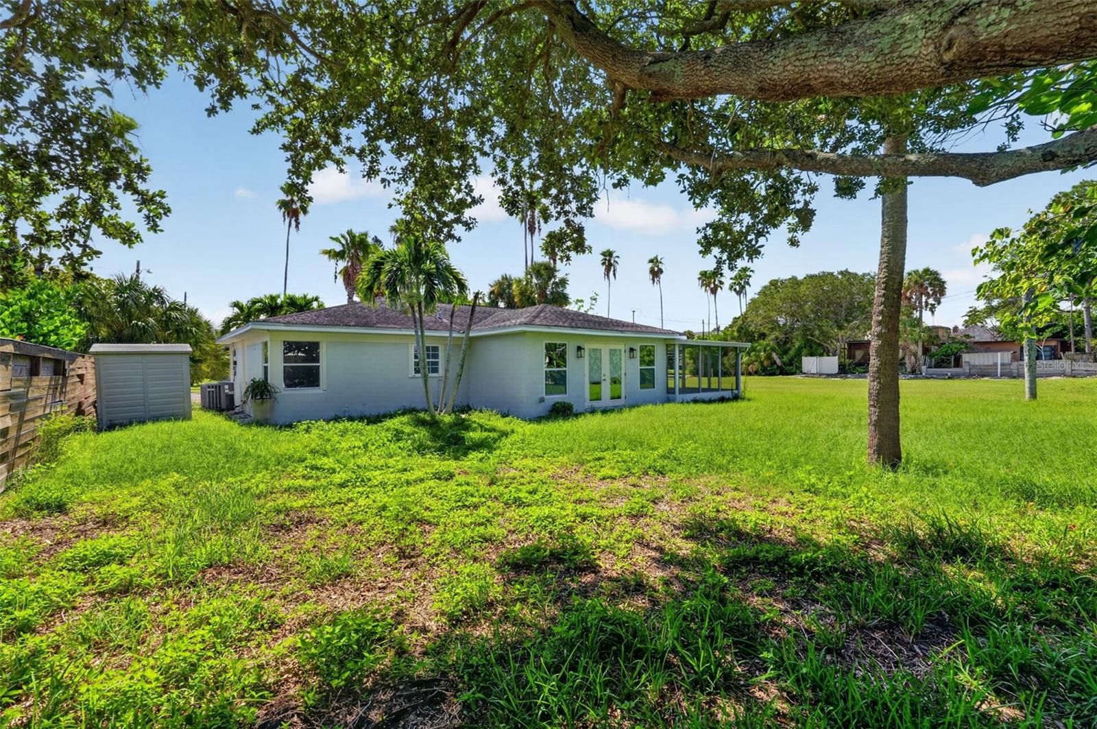 870 NARCISSUS AVE — photo 33