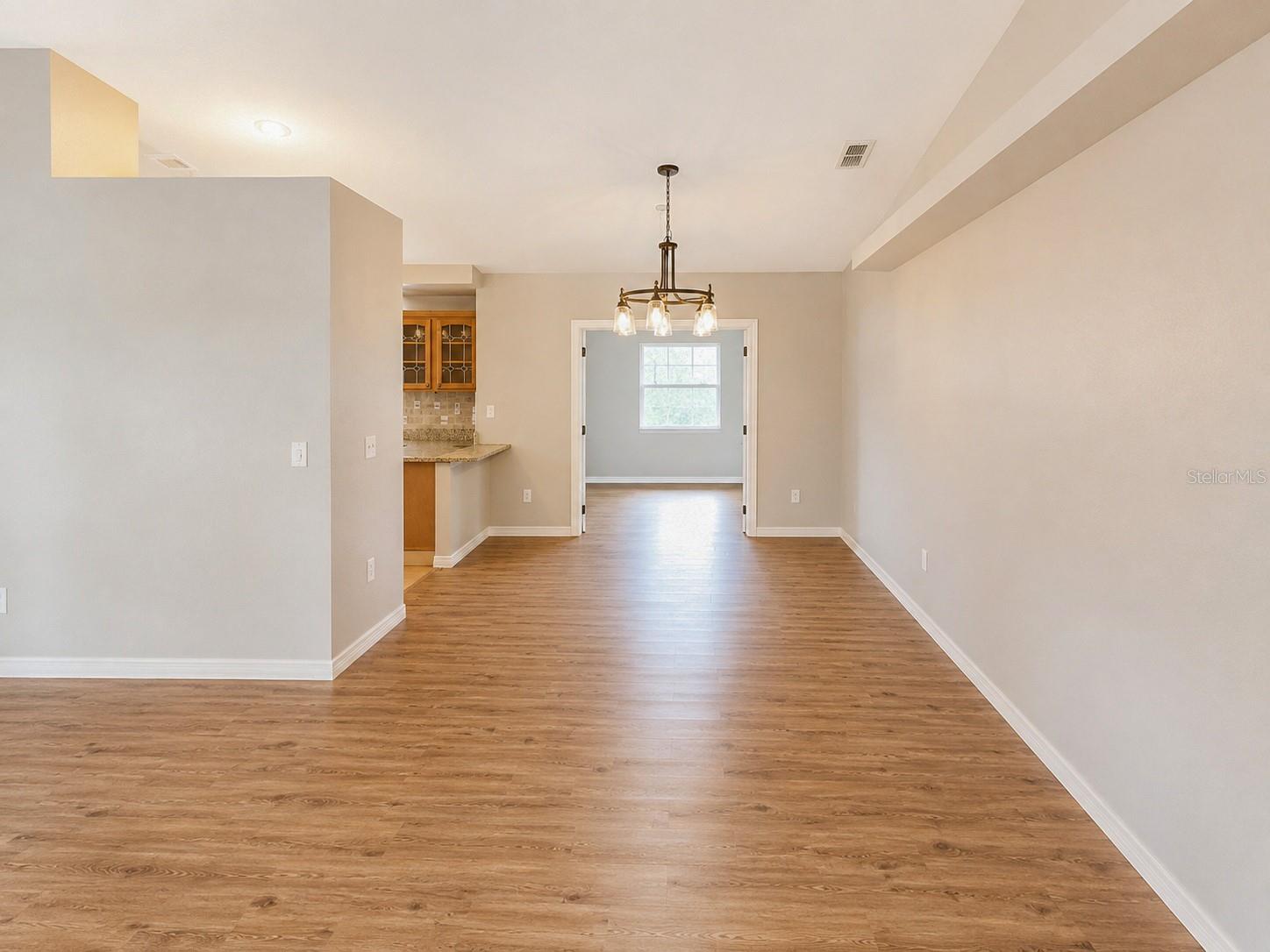 1002 TORGERSON ST — photo 2