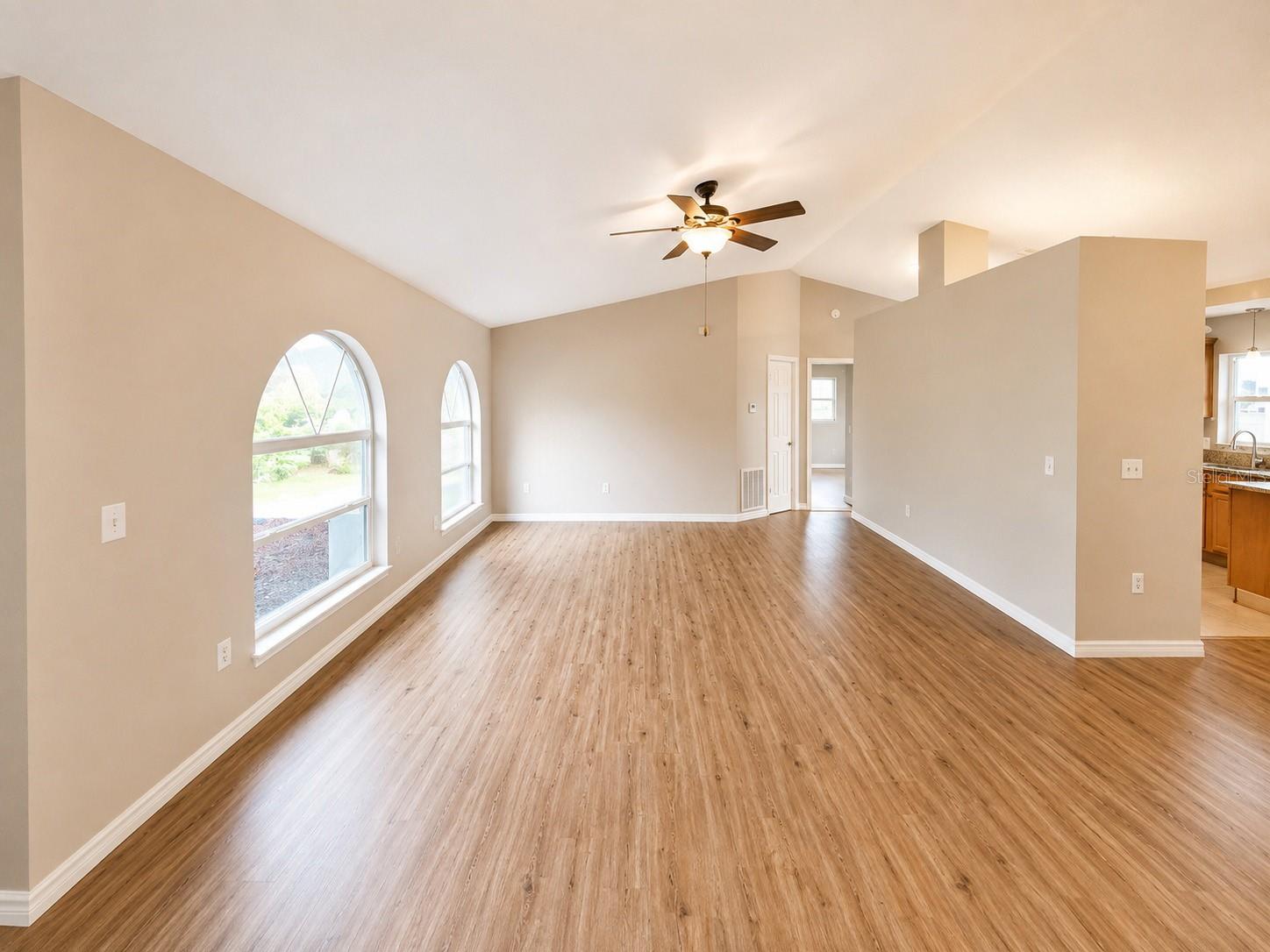 1002 TORGERSON ST — photo 3