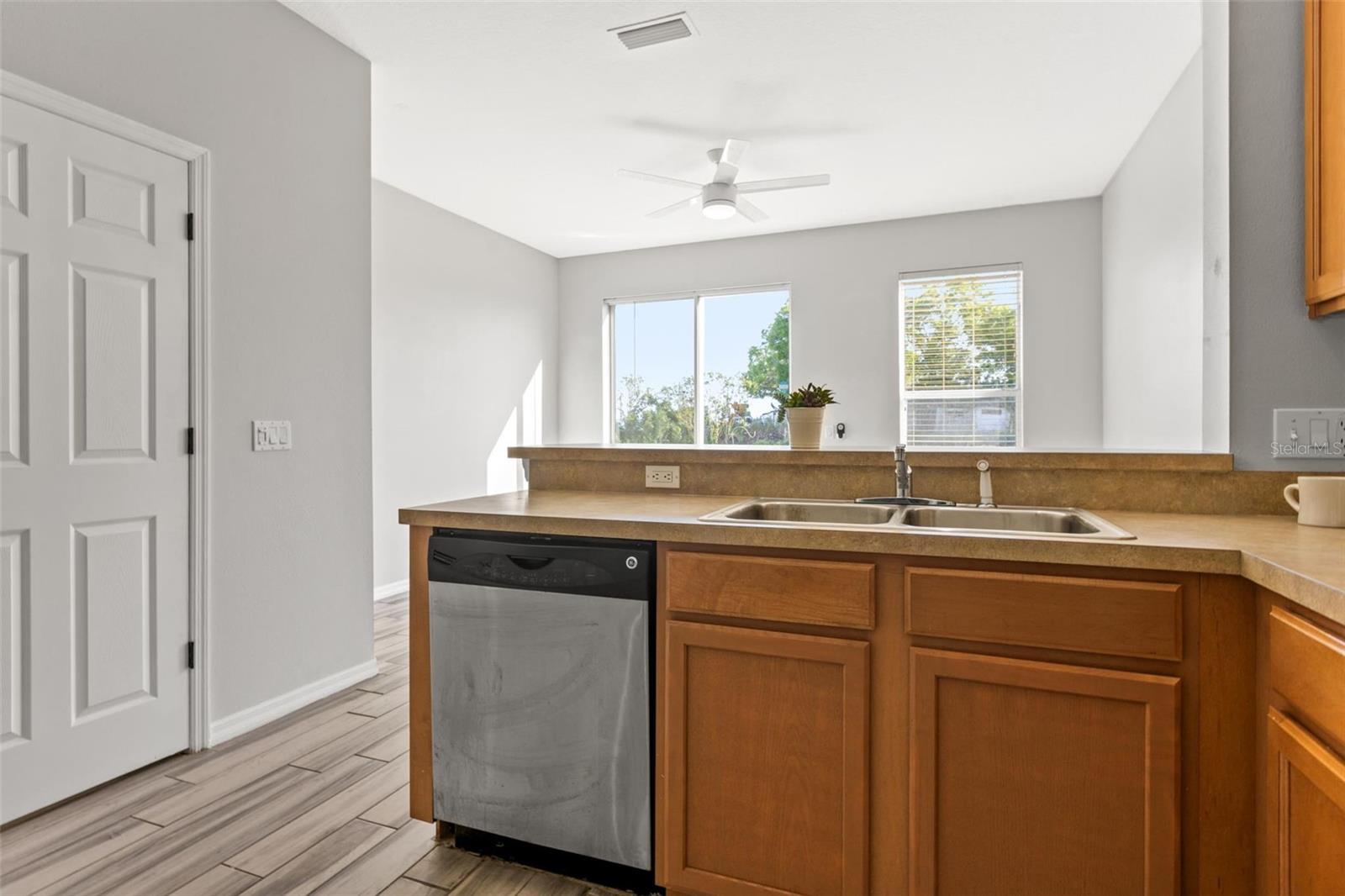 8874 CHRISTIE DR — photo 7
