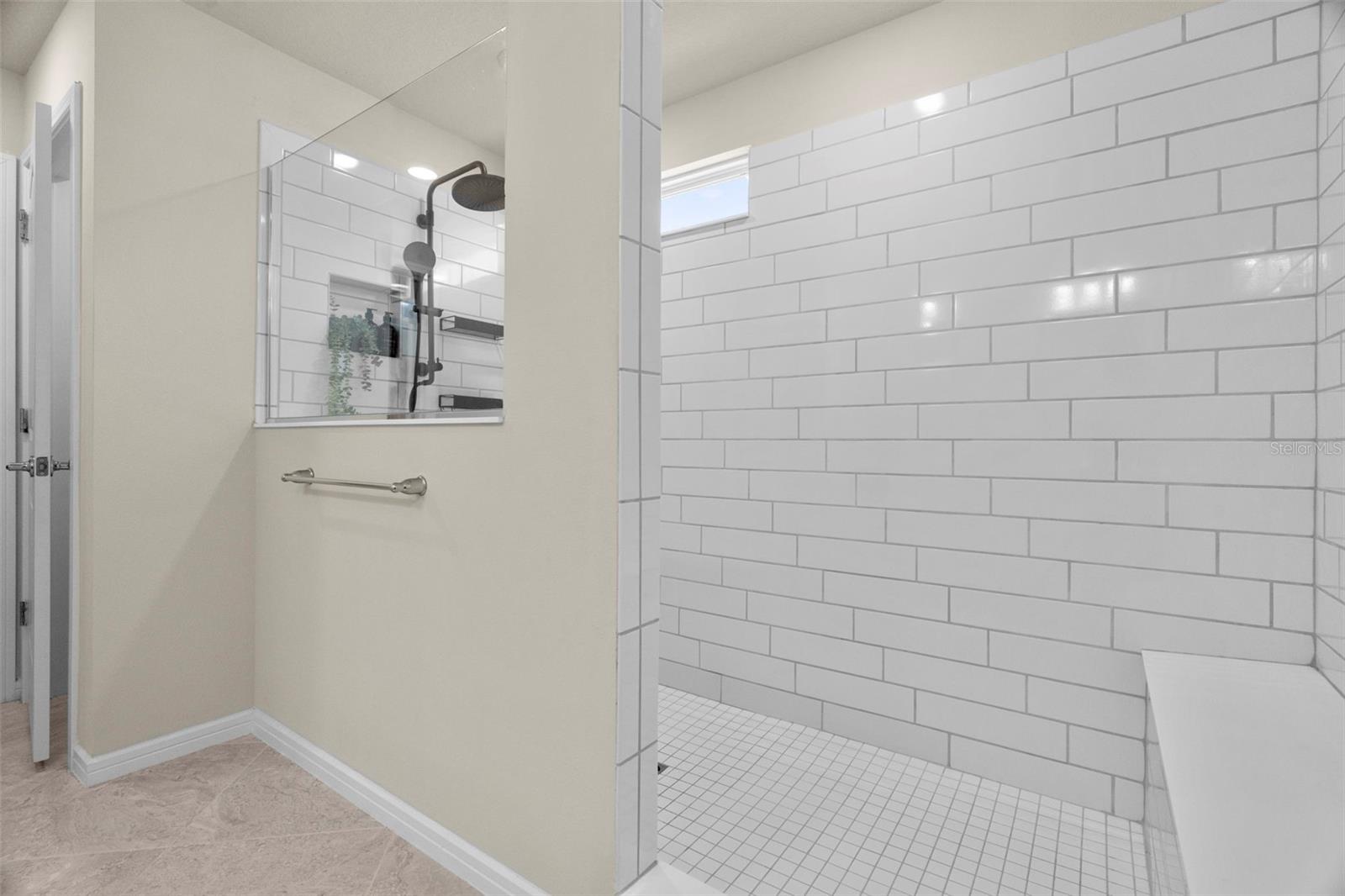 21051 MONZA LOOP — photo 28
