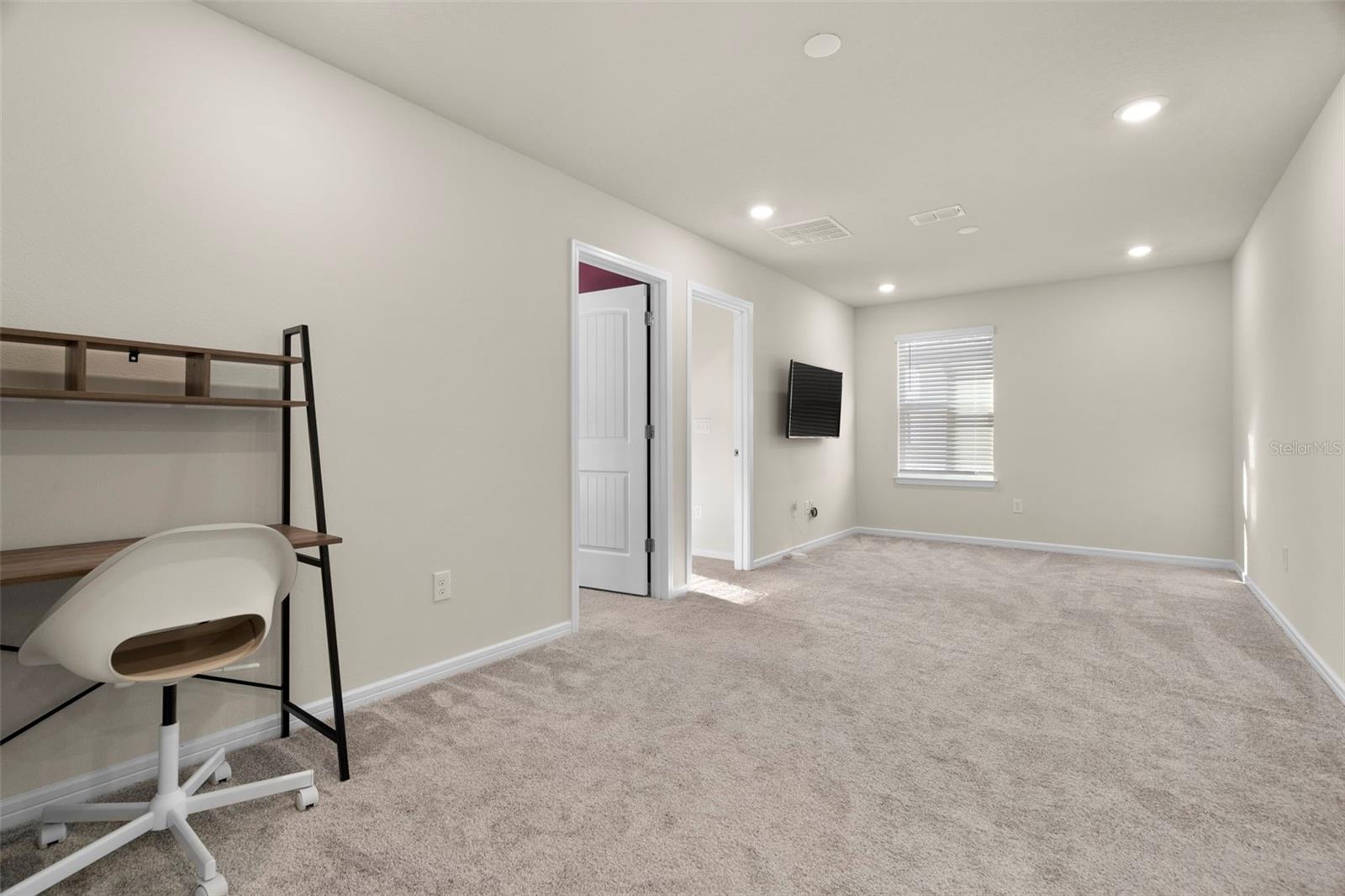 21051 MONZA LOOP — photo 24