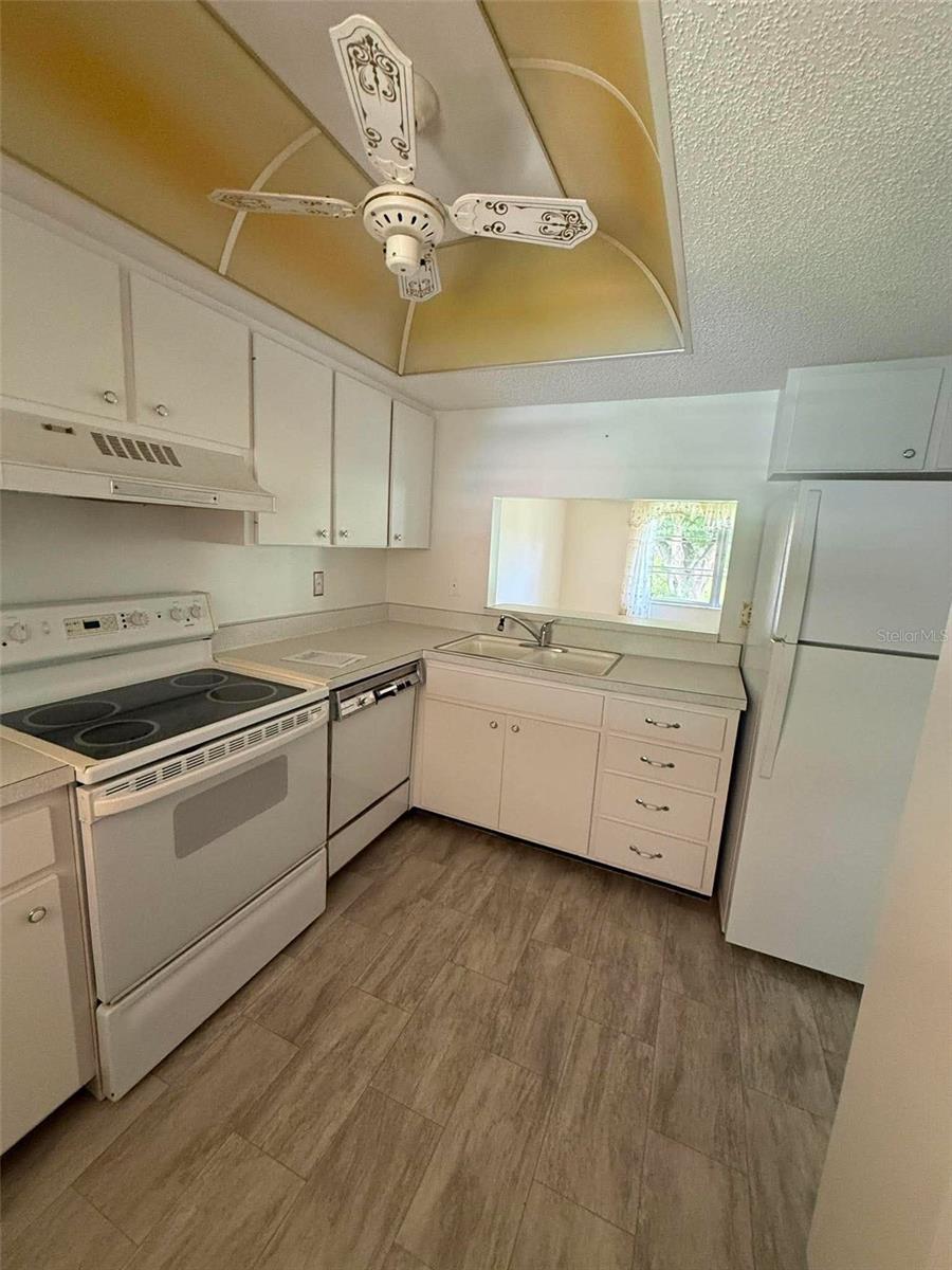 2536 CLUBHOUSE CIR #202 — photo 7