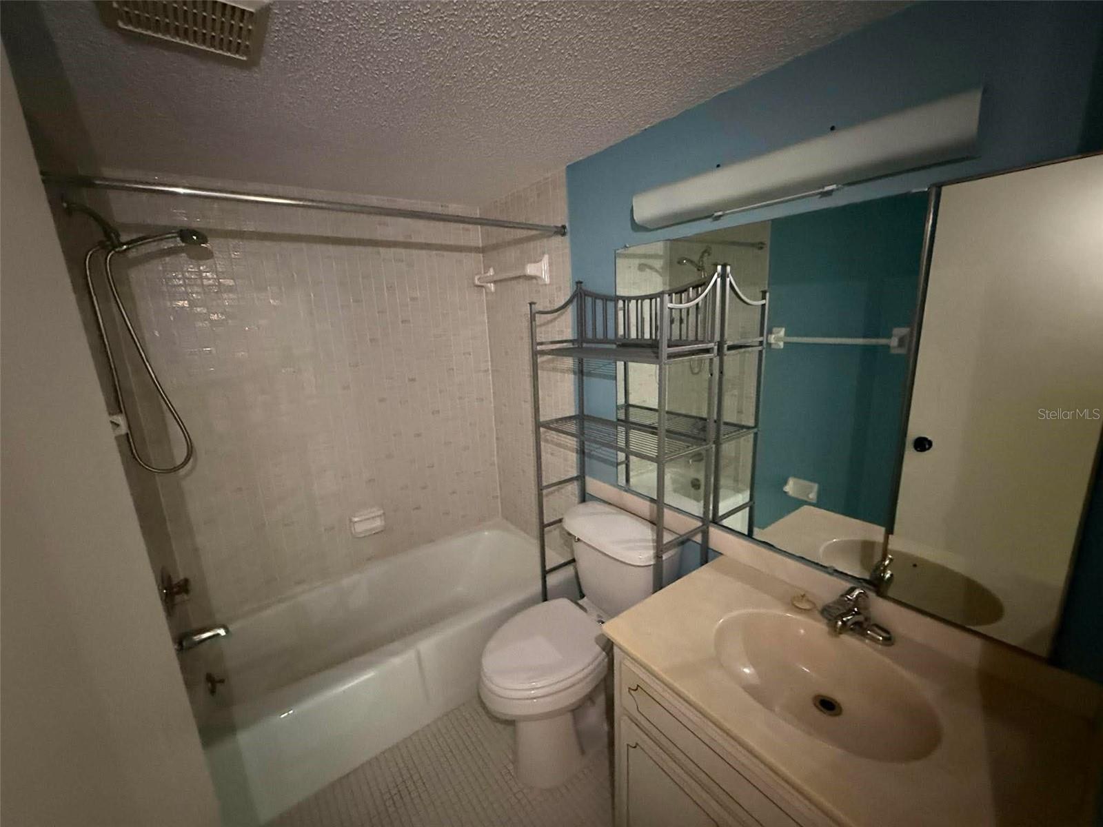2536 CLUBHOUSE CIR #202 — photo 23