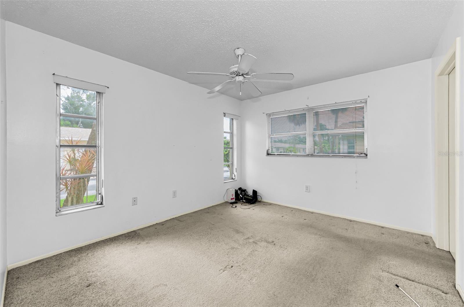 830 CAMBRIDGE CT — photo 24