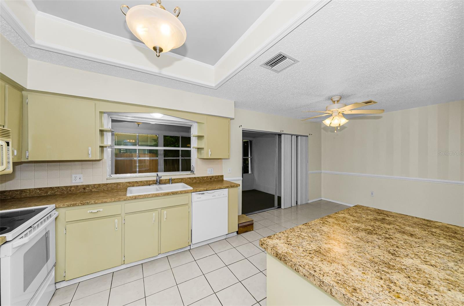 830 CAMBRIDGE CT — photo 15