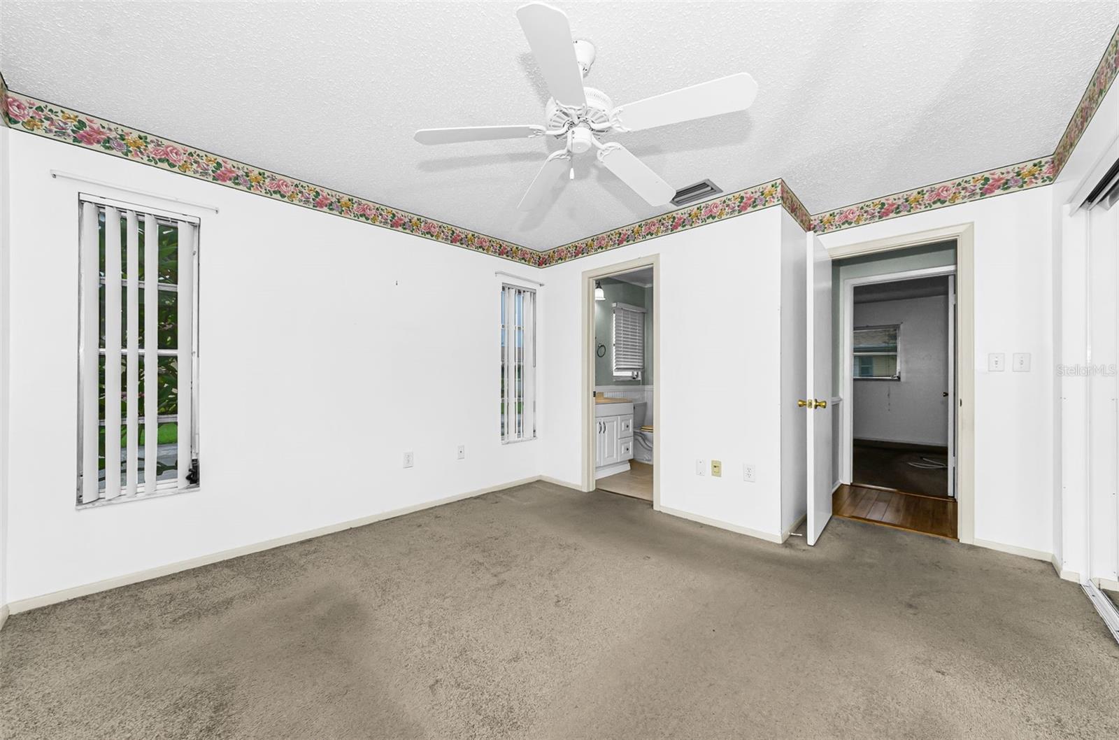 830 CAMBRIDGE CT — photo 20