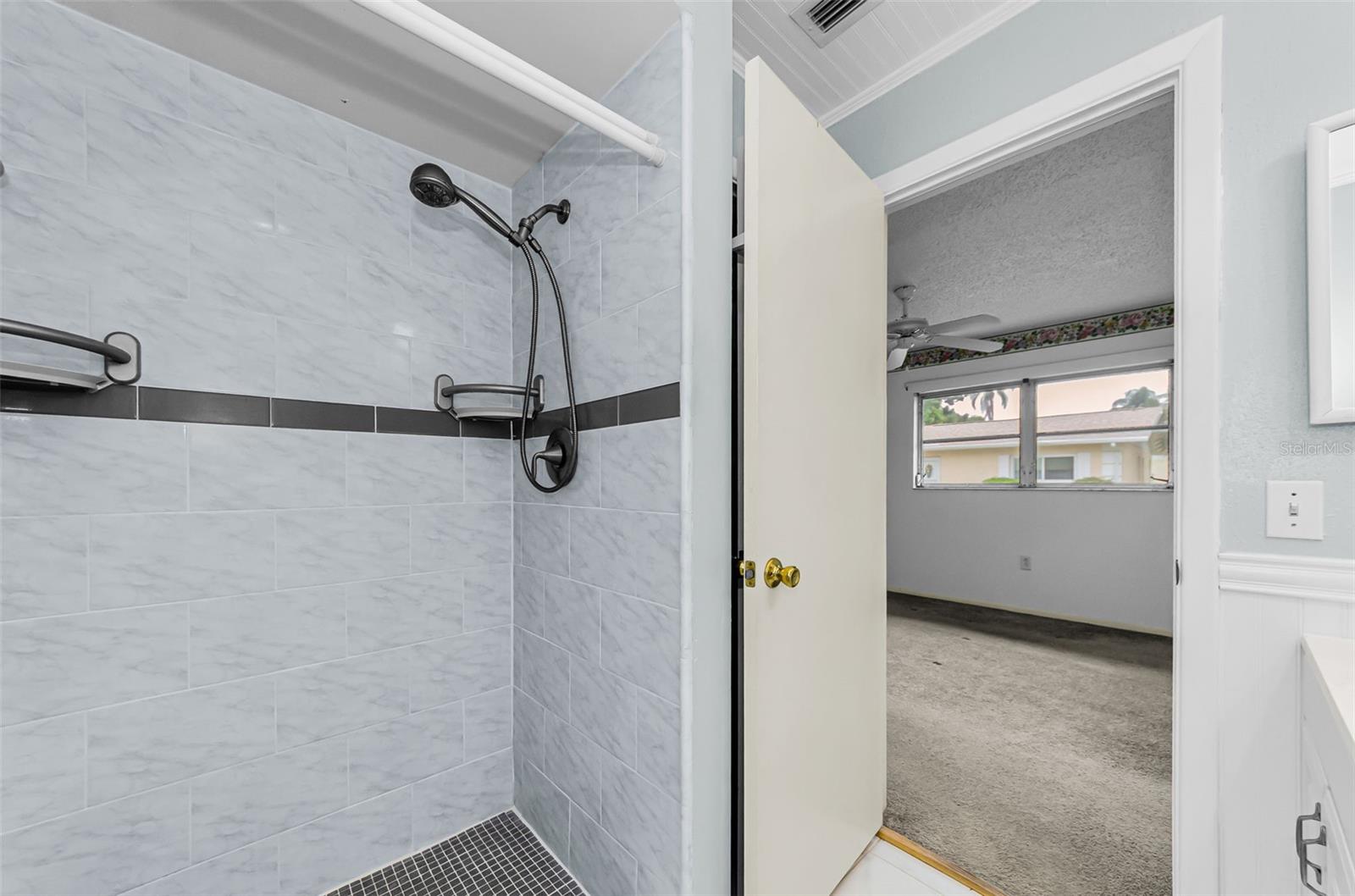 830 CAMBRIDGE CT — photo 23