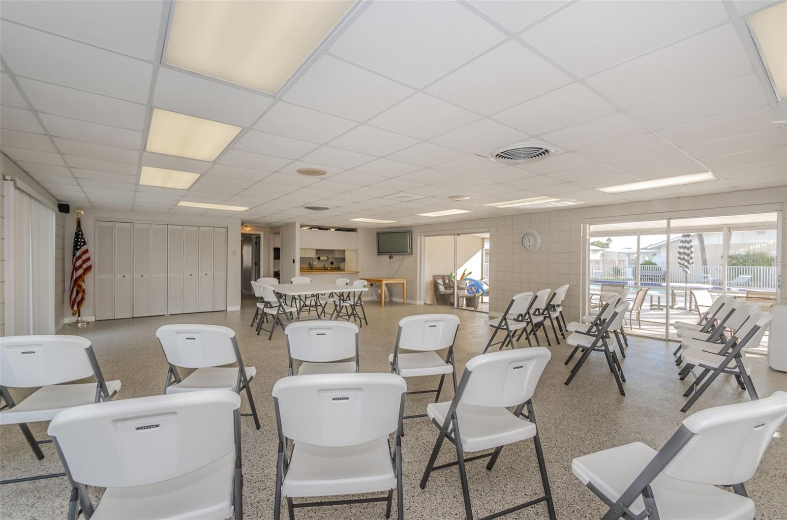 830 CAMBRIDGE CT — photo 42