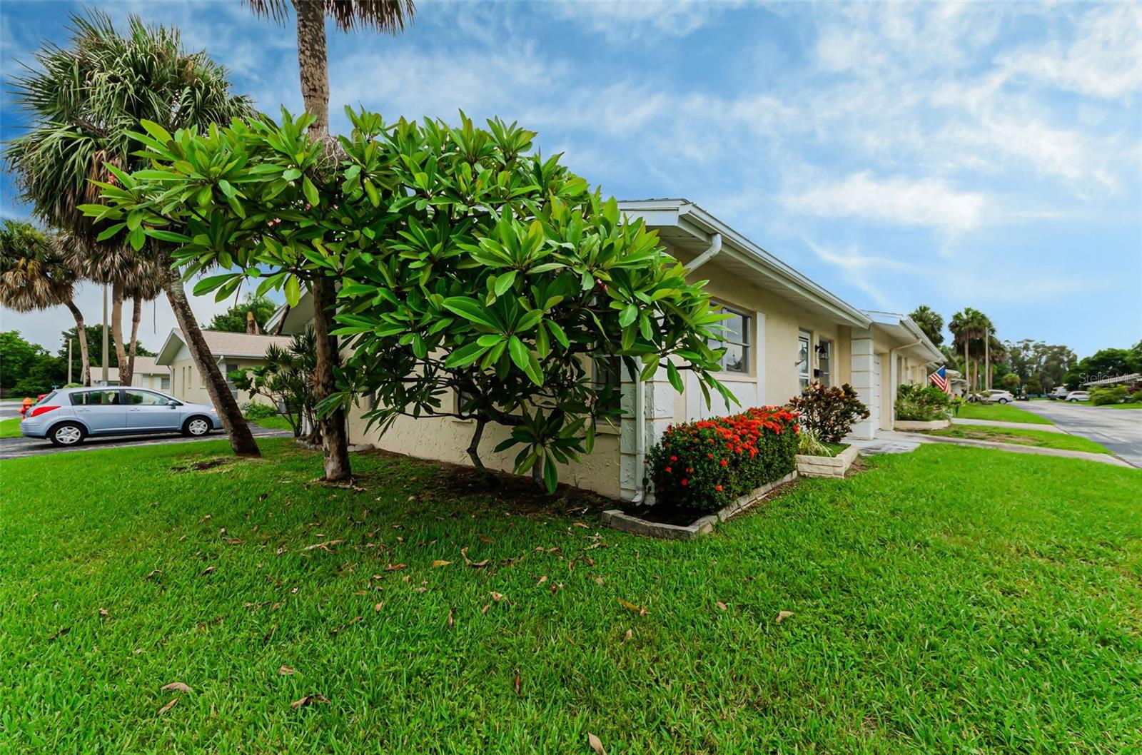 830 CAMBRIDGE CT — photo 4