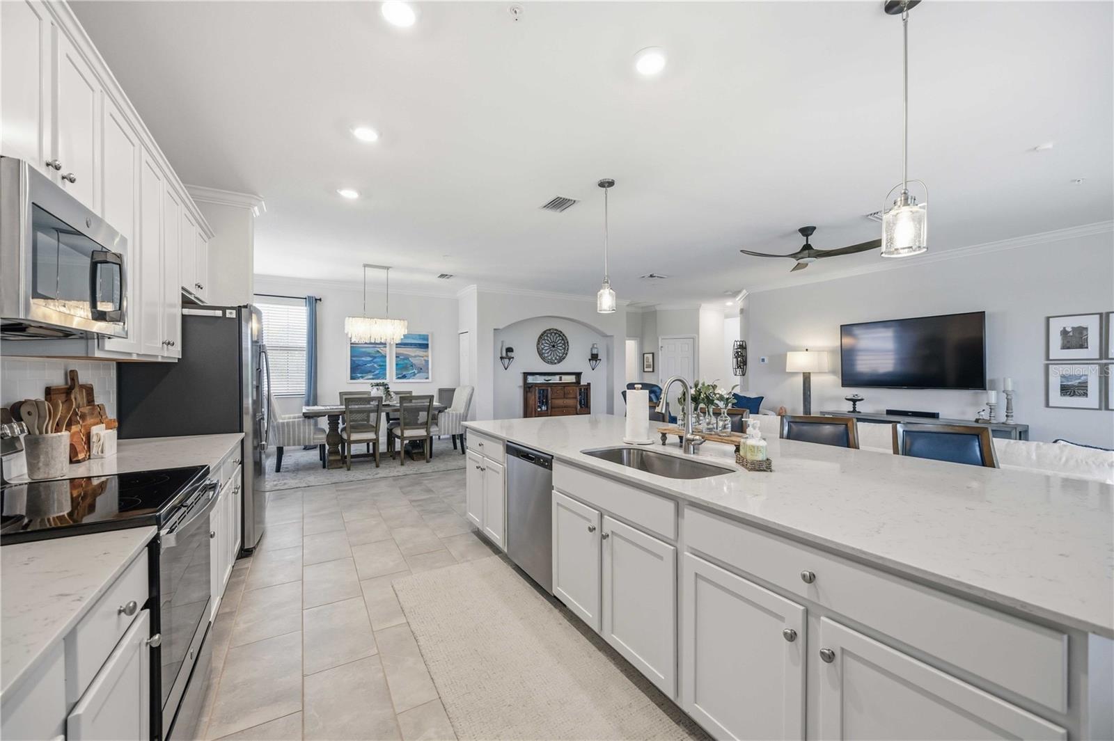 10821 TARFLOWER DR #202 — photo 18