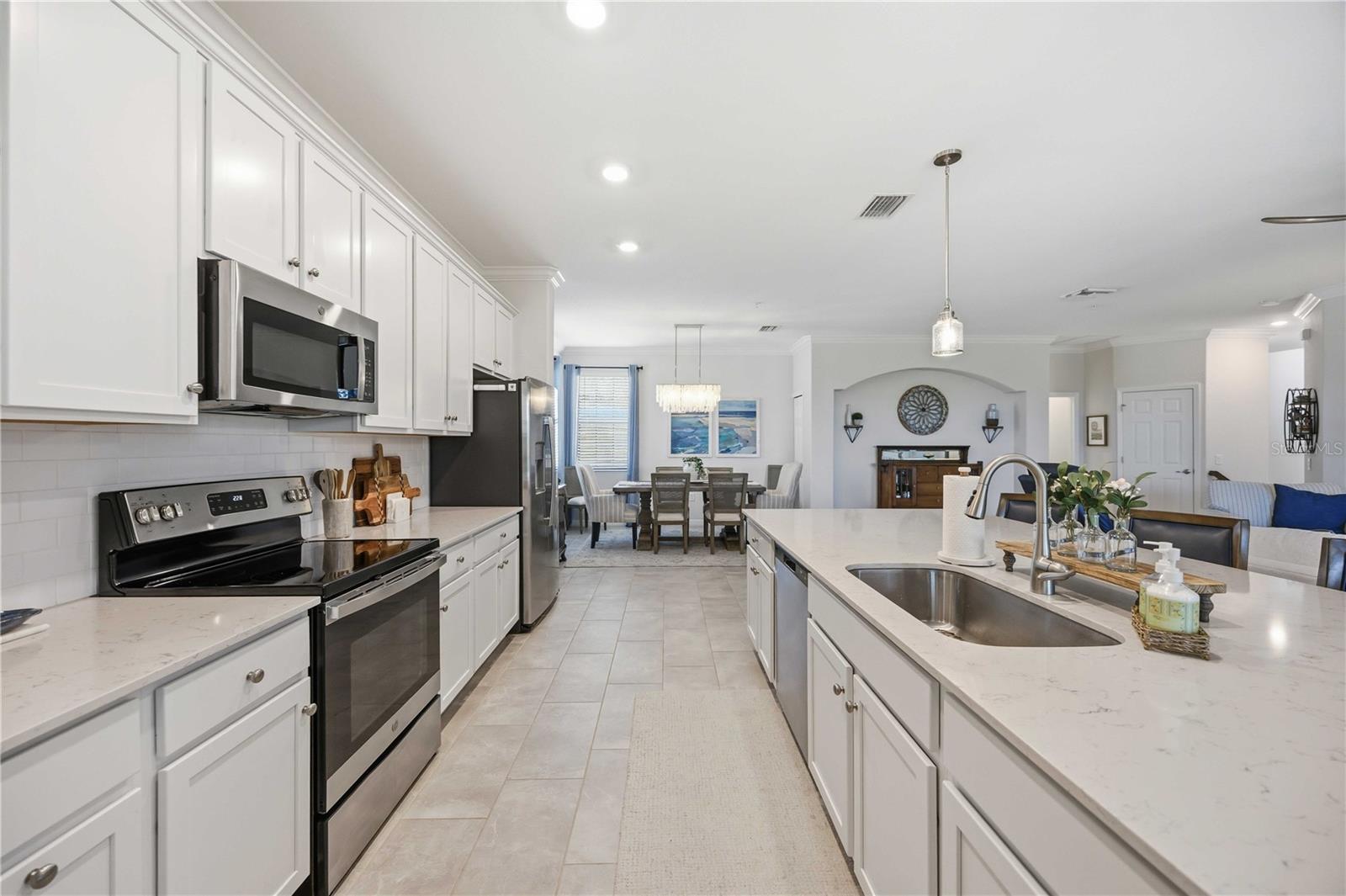 10821 TARFLOWER DR #202 — photo 5
