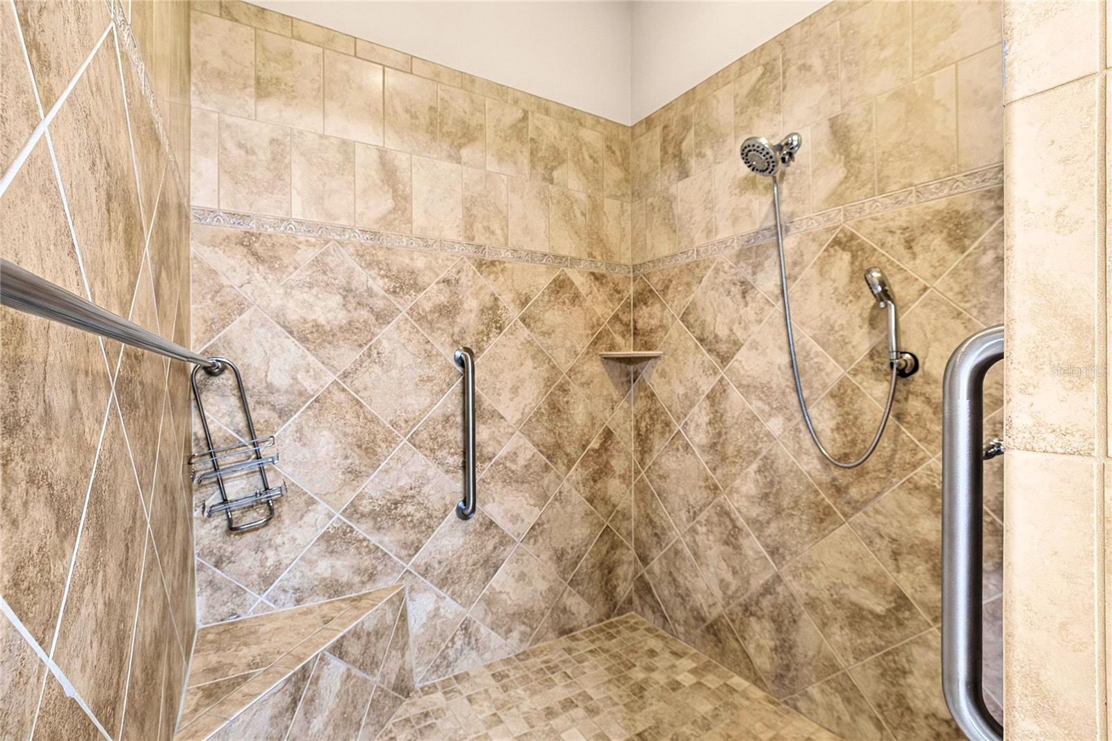 13975 MCINTOSH RD — photo 32