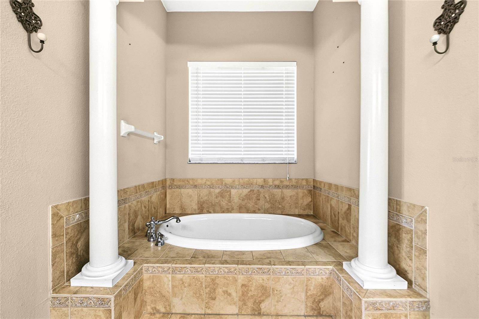 13975 MCINTOSH RD — photo 31
