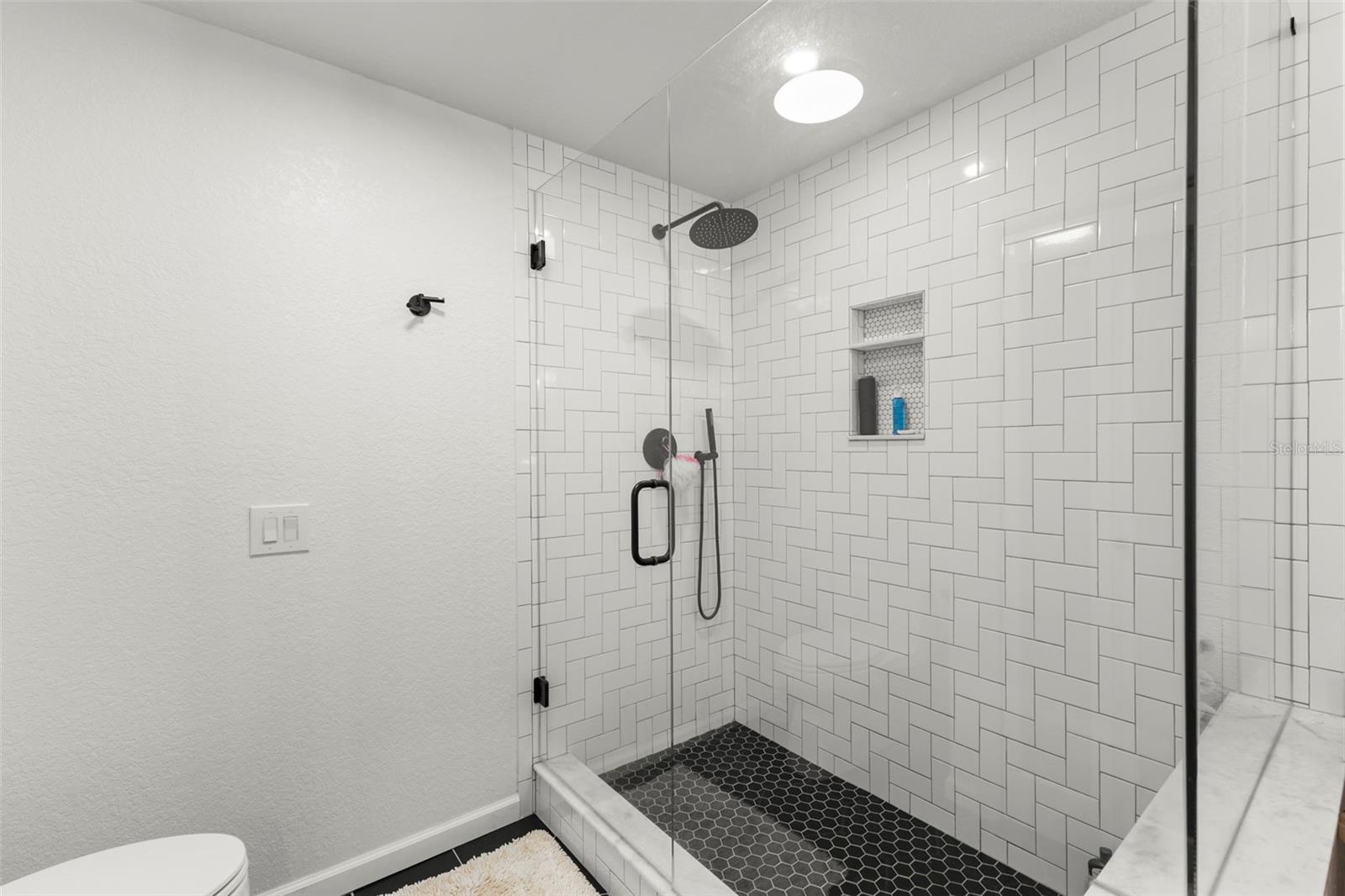 93 S CANAL DR — photo 27