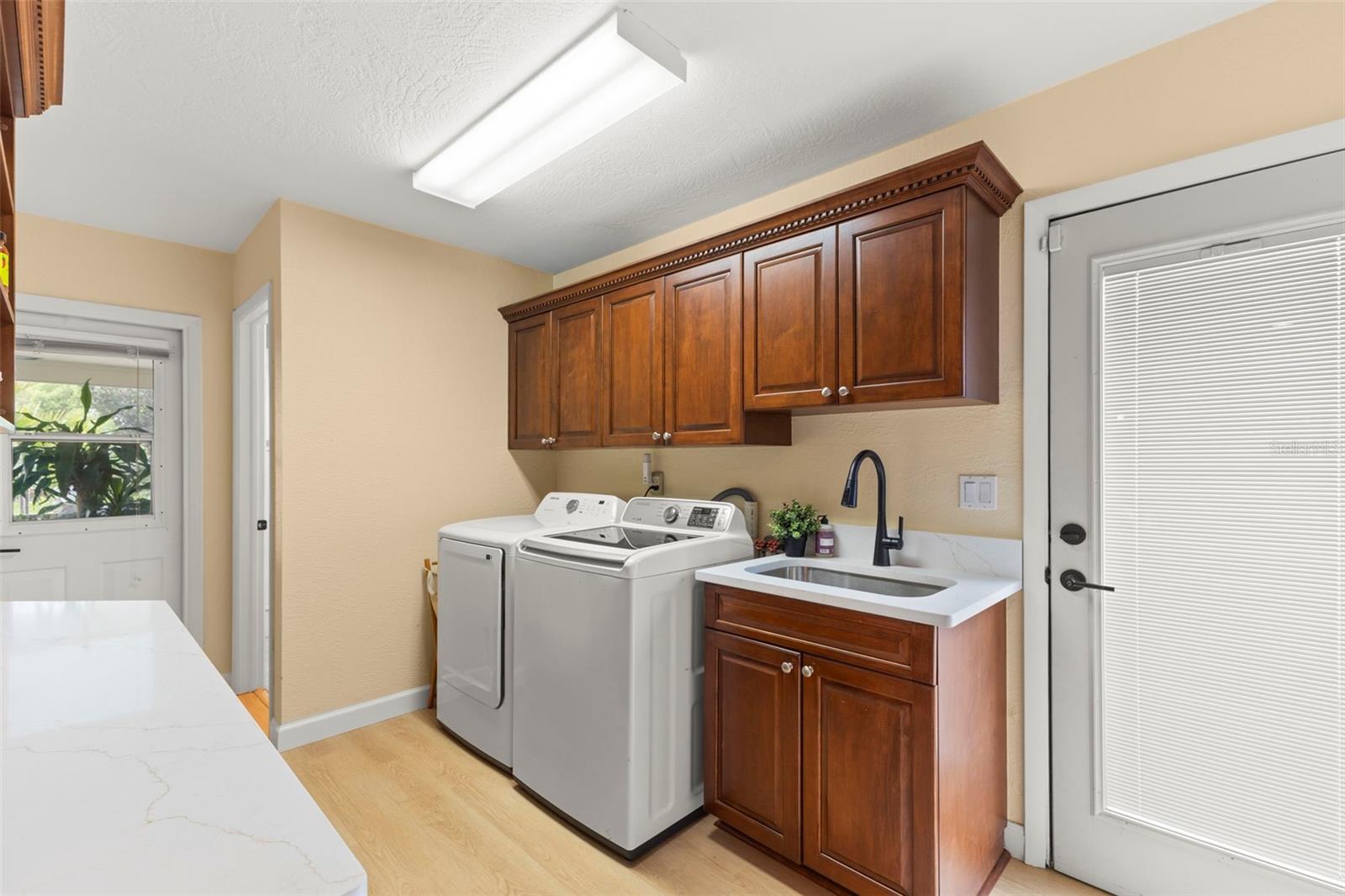 93 S CANAL DR — photo 37