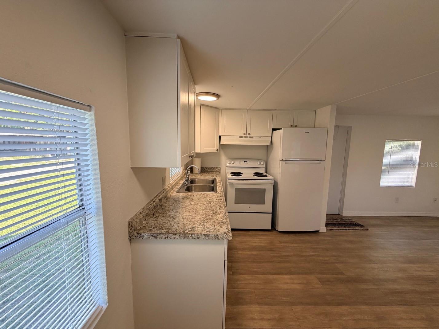 6811 ROCHELLE AVE #7 — photo 7