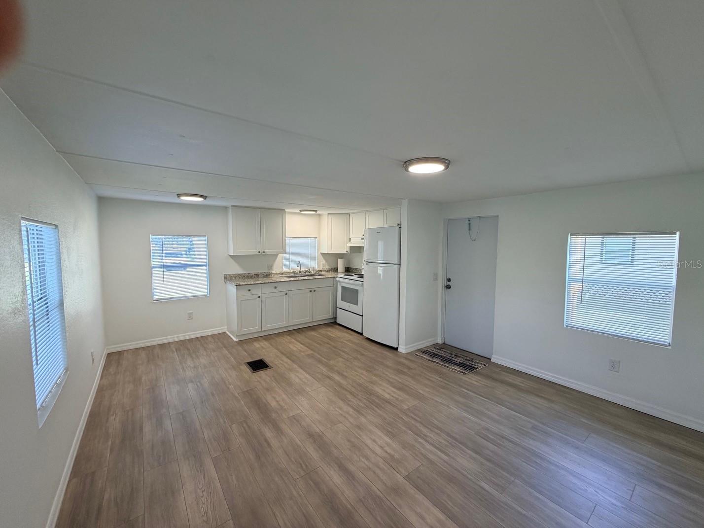 6811 ROCHELLE AVE #7 — photo 6