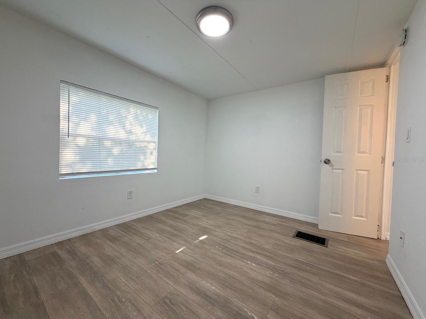 6811 ROCHELLE AVE #7 — photo 12