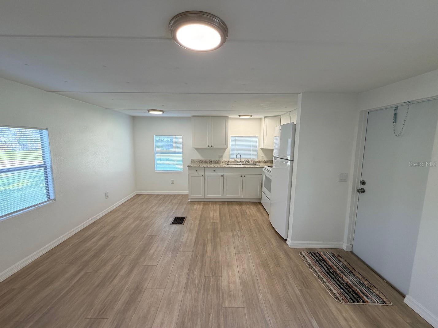 6811 ROCHELLE AVE #7 — photo 5