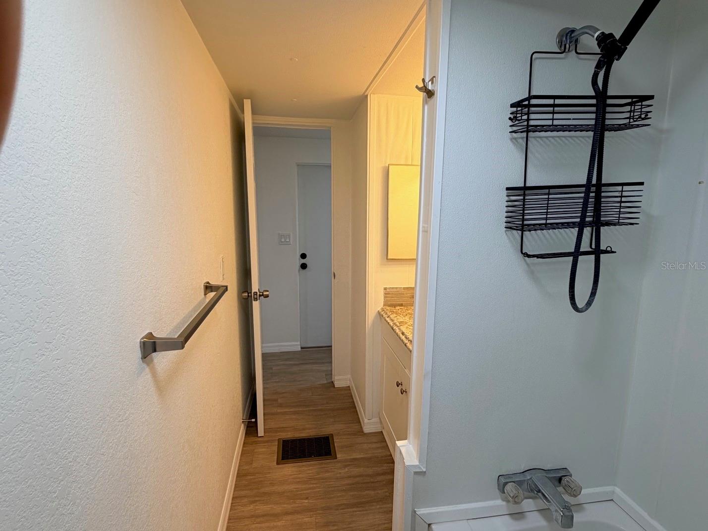 6811 ROCHELLE AVE #7 — photo 17