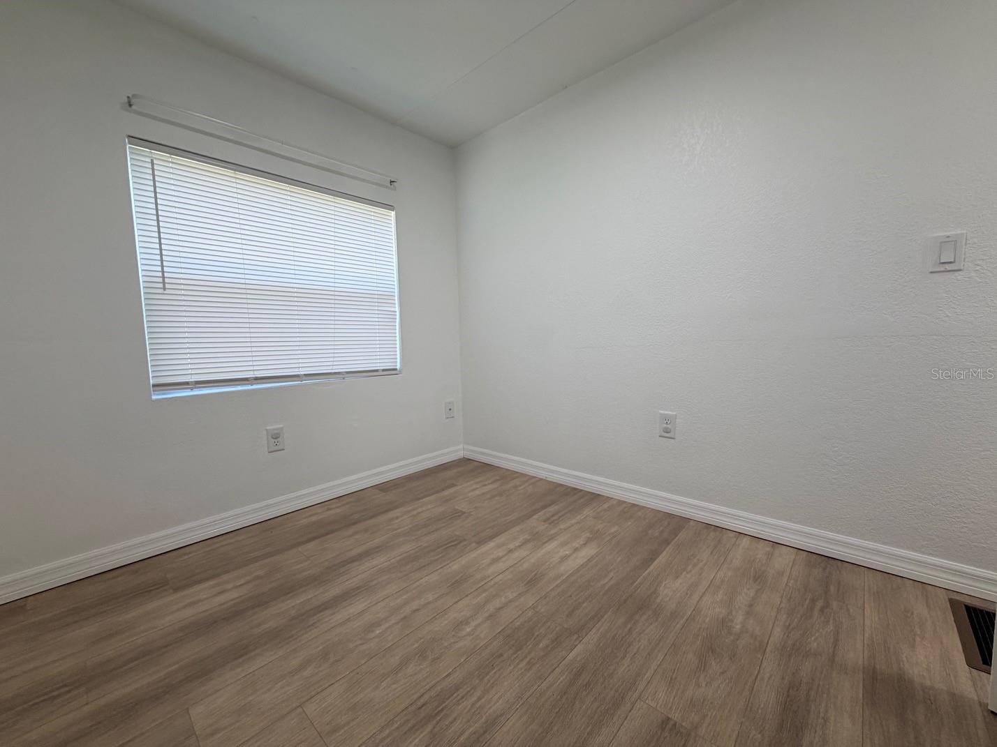 6811 ROCHELLE AVE #7 — photo 22