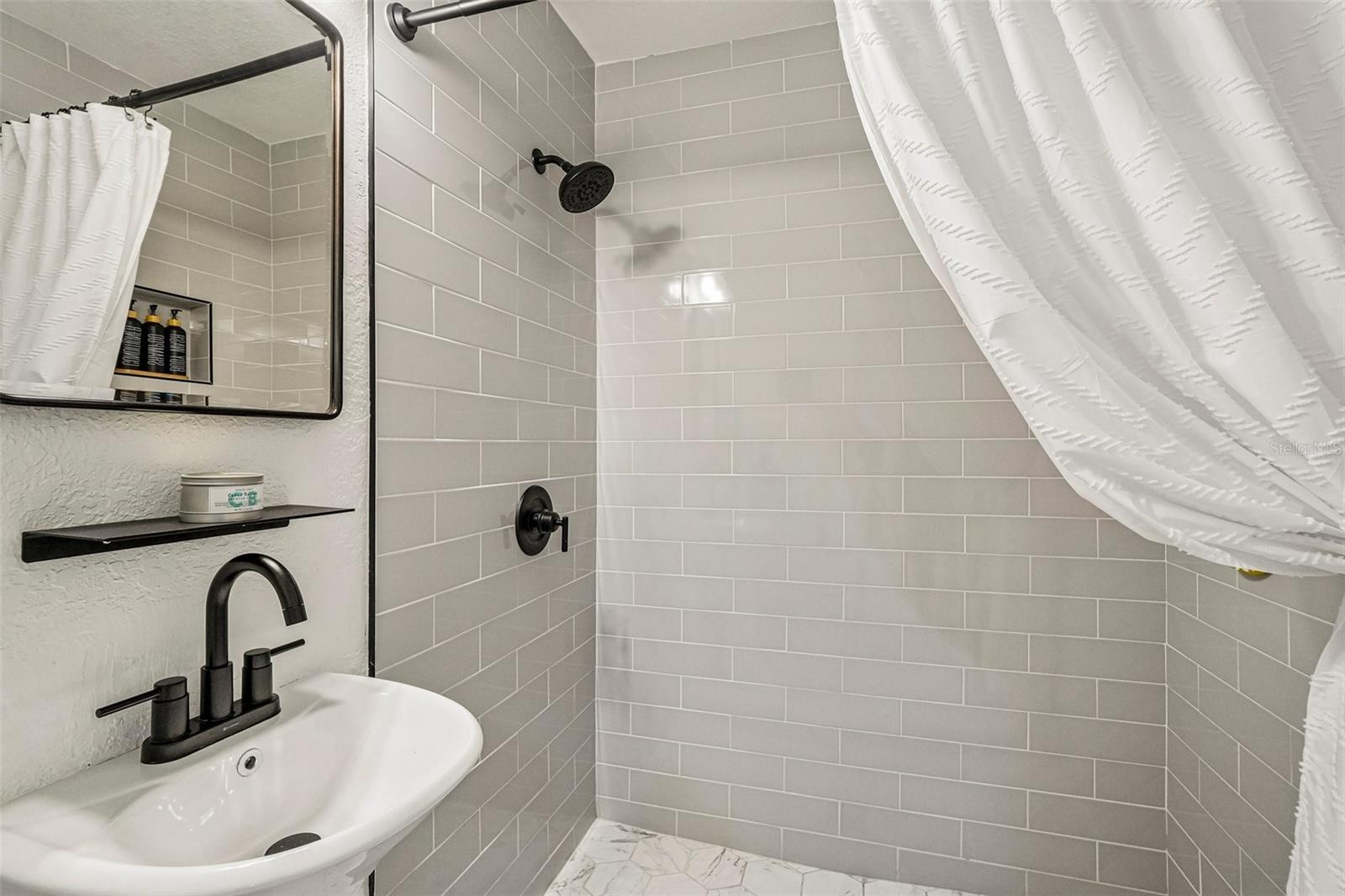 4703 W WALLACE AVE — photo 28