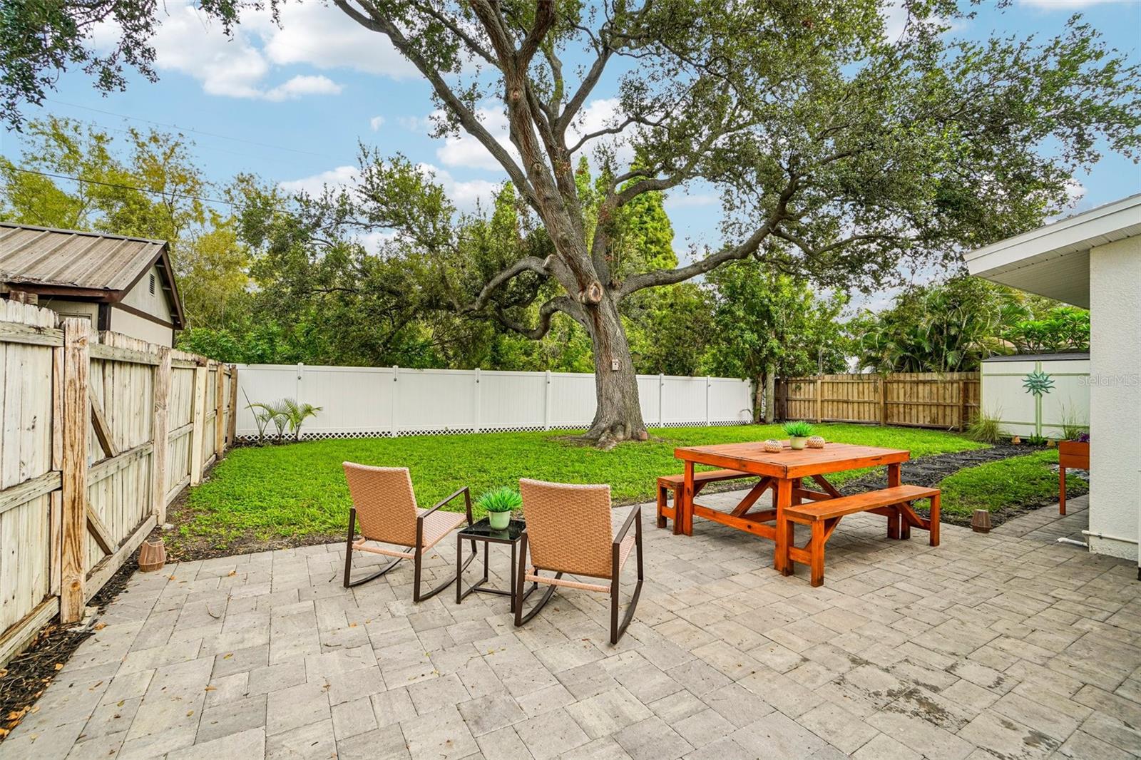 4703 W WALLACE AVE — photo 33