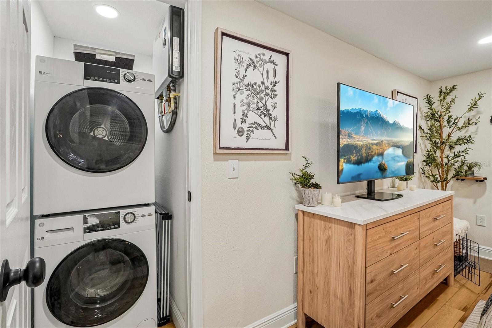 4703 W WALLACE AVE — photo 17